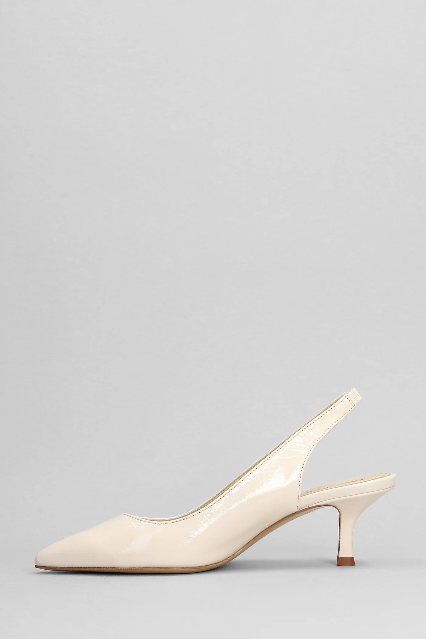 Pumps in beige leather - Image 3
