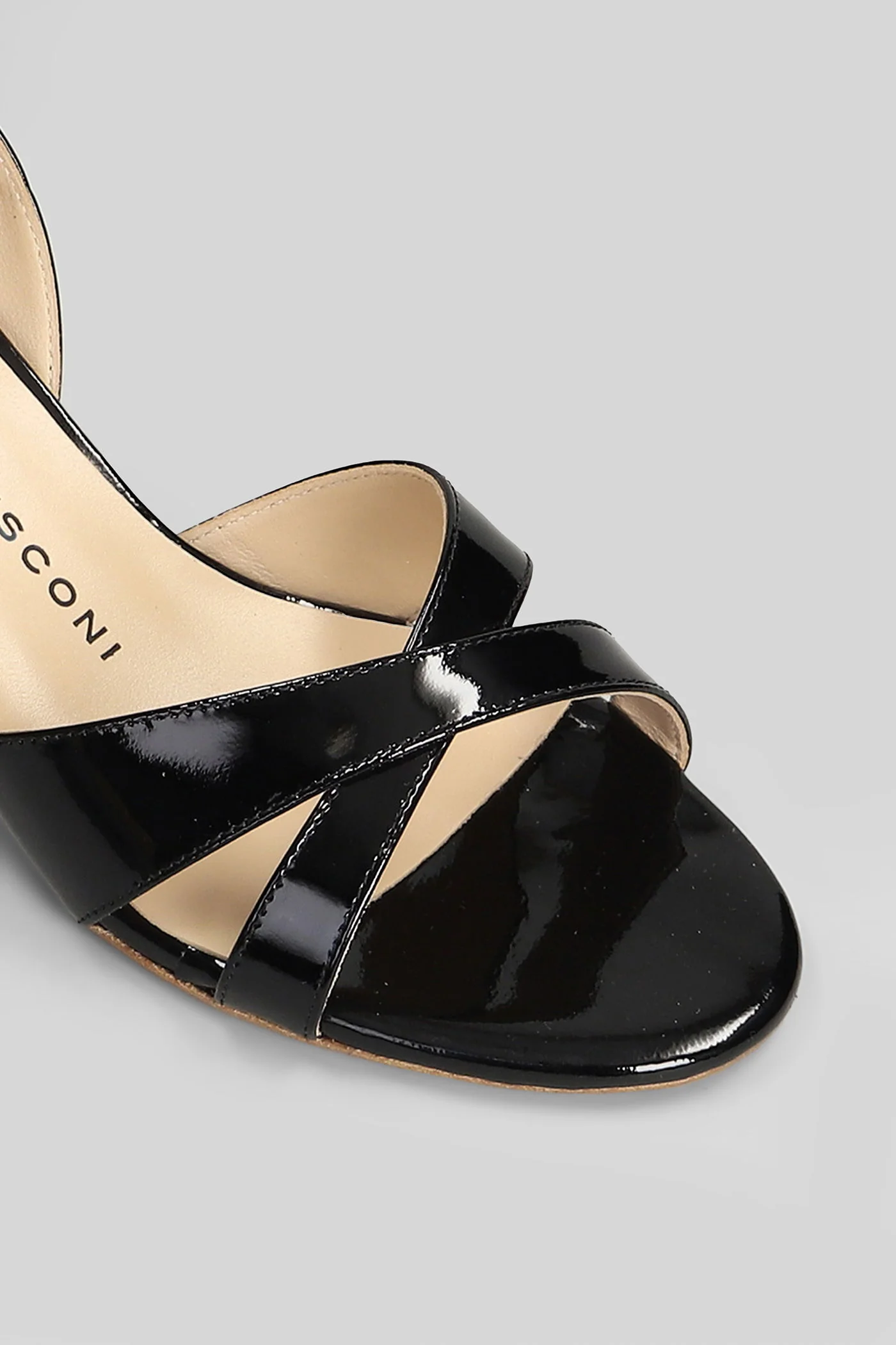 Sandals in black patent leather - Image 4