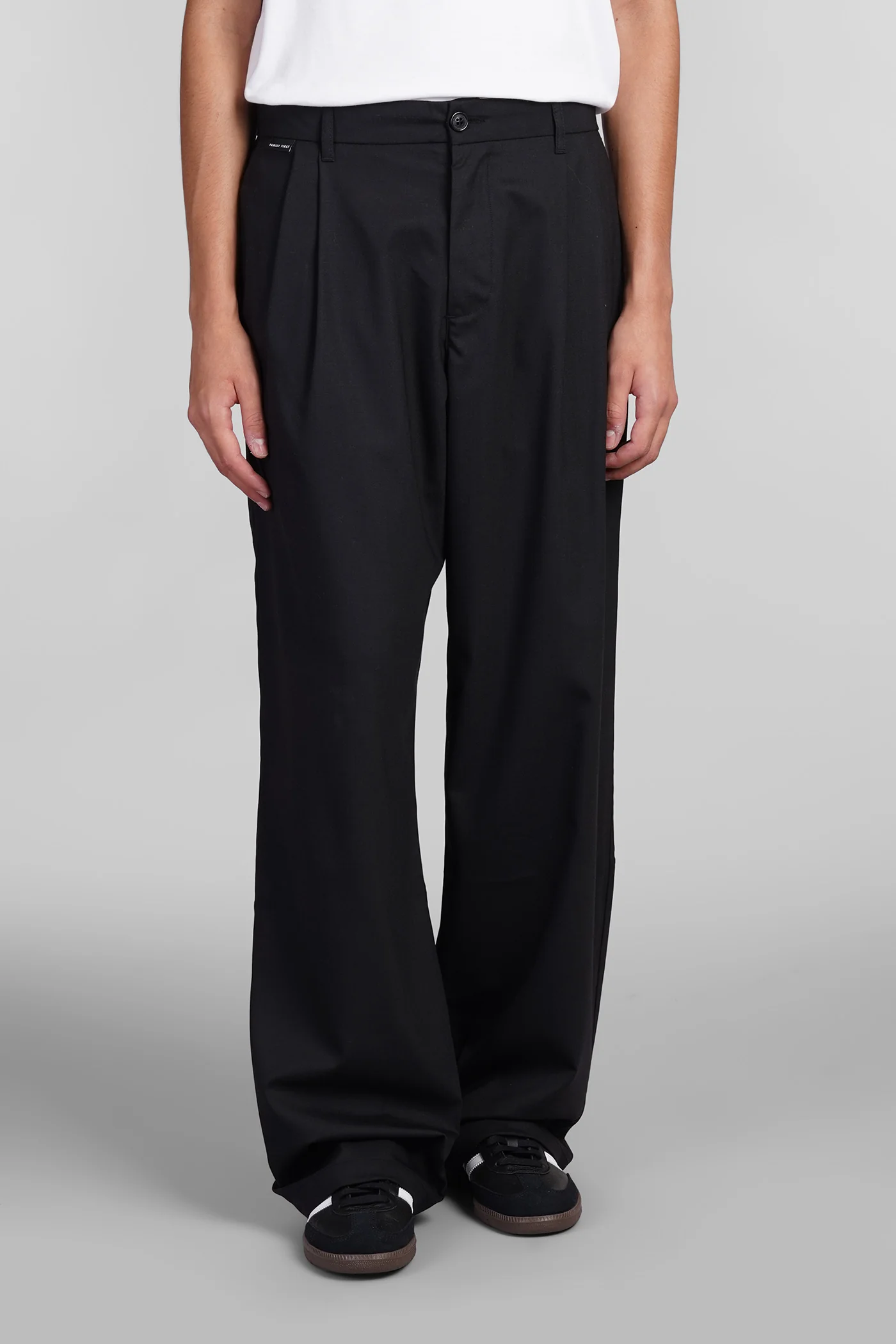 Pants in black polyester