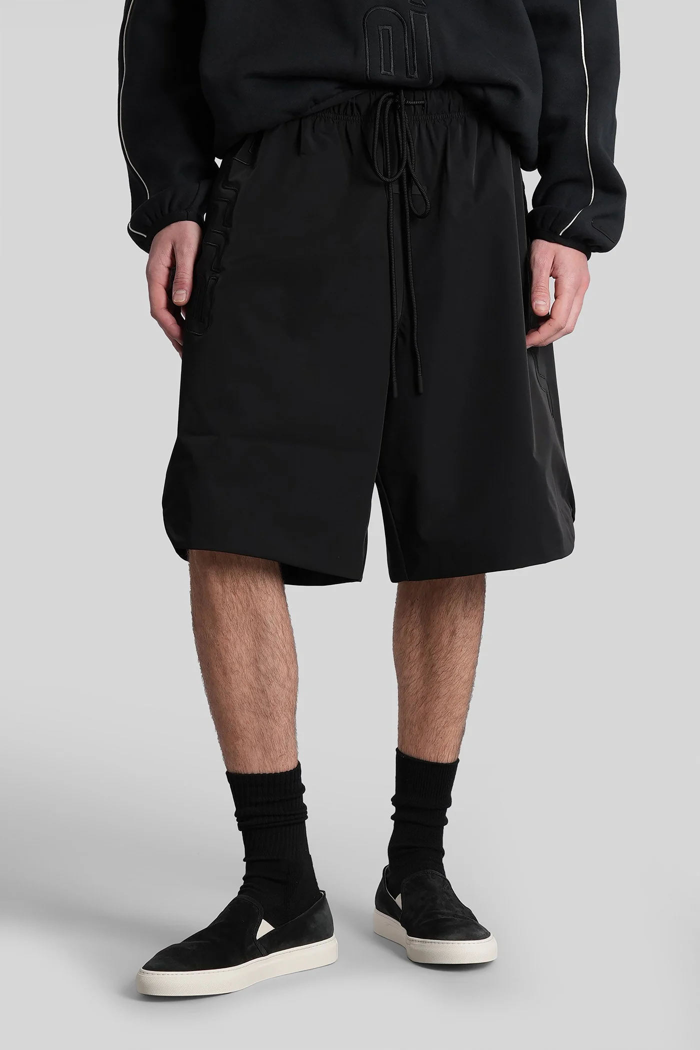Shorts in black polyester