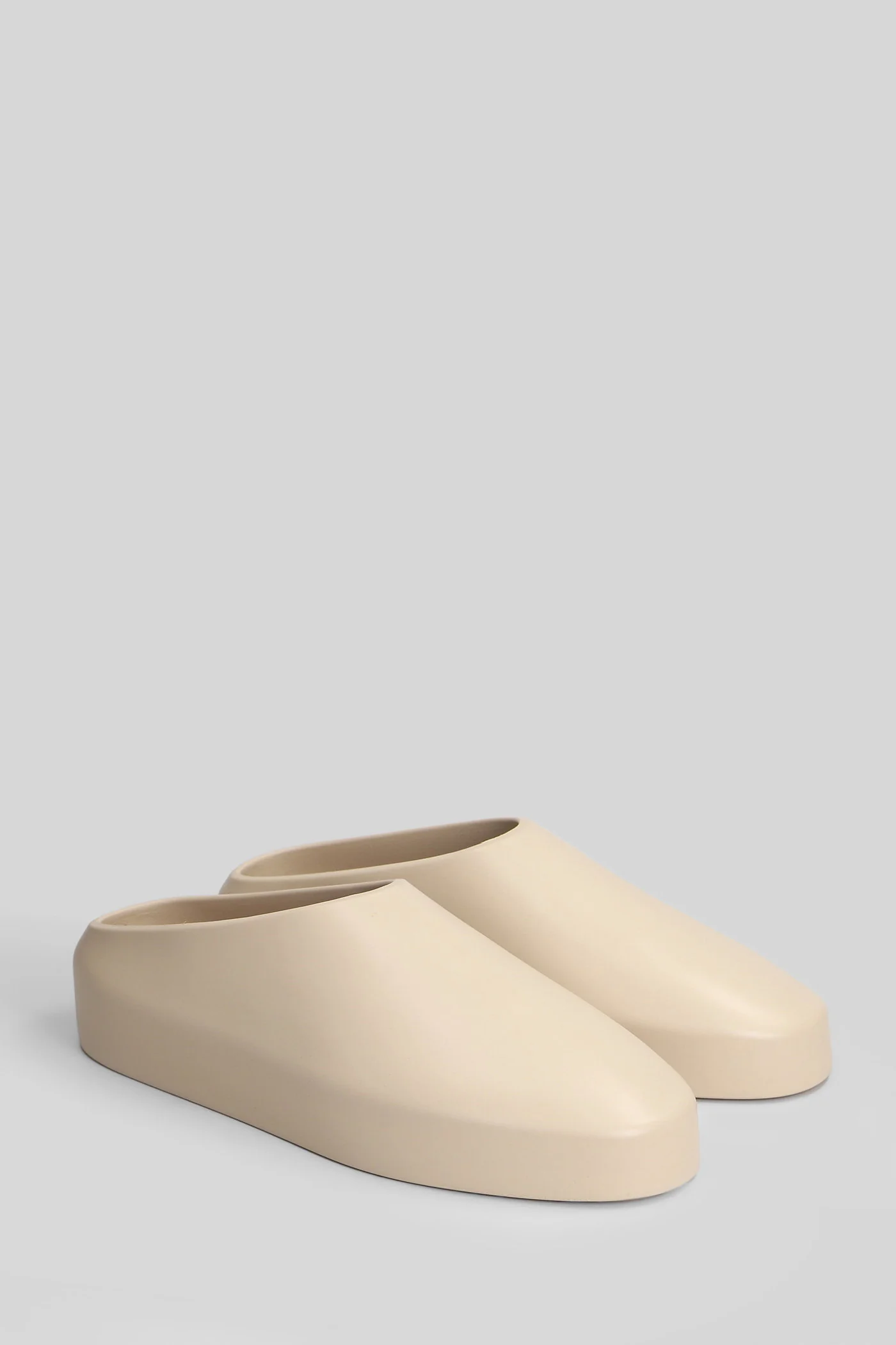 The california 2.0 Flat sandal-slipper in grey rubber/plasic - Image 2