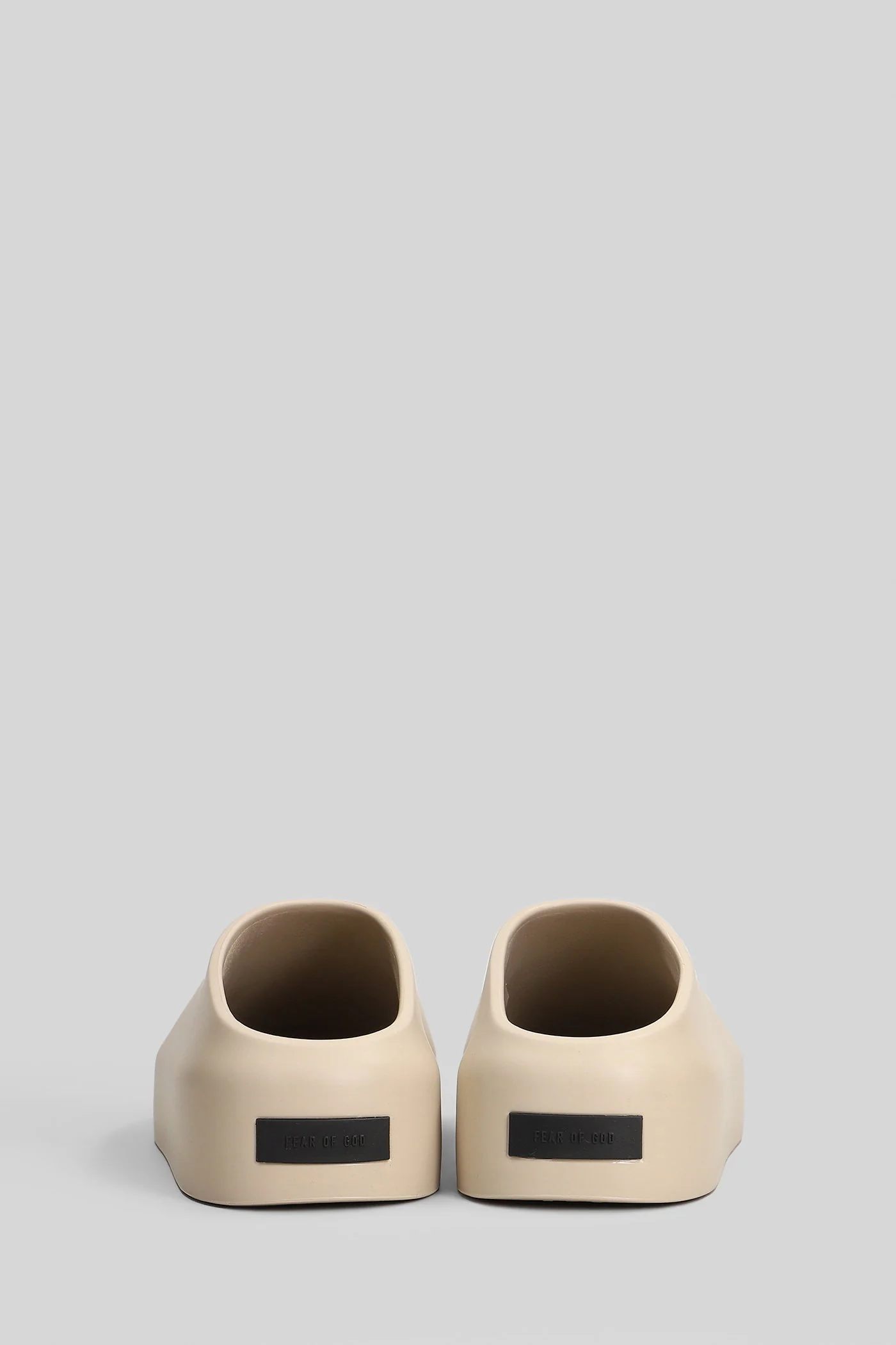 The california 2.0 Flat sandal-slipper in grey rubber/plasic - Image 4