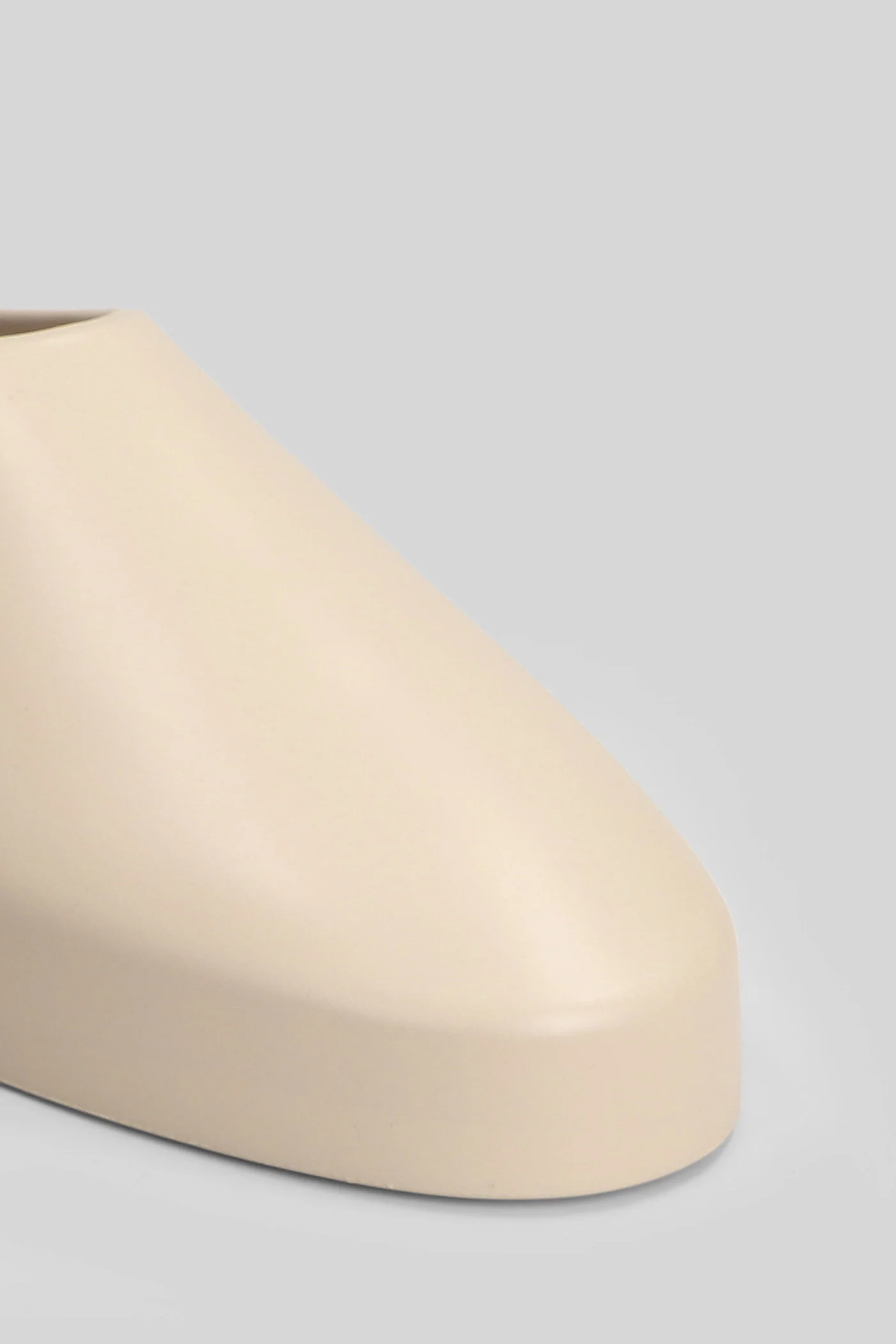 The california 2.0 Flat sandal-slipper in grey rubber/plasic - Image 5