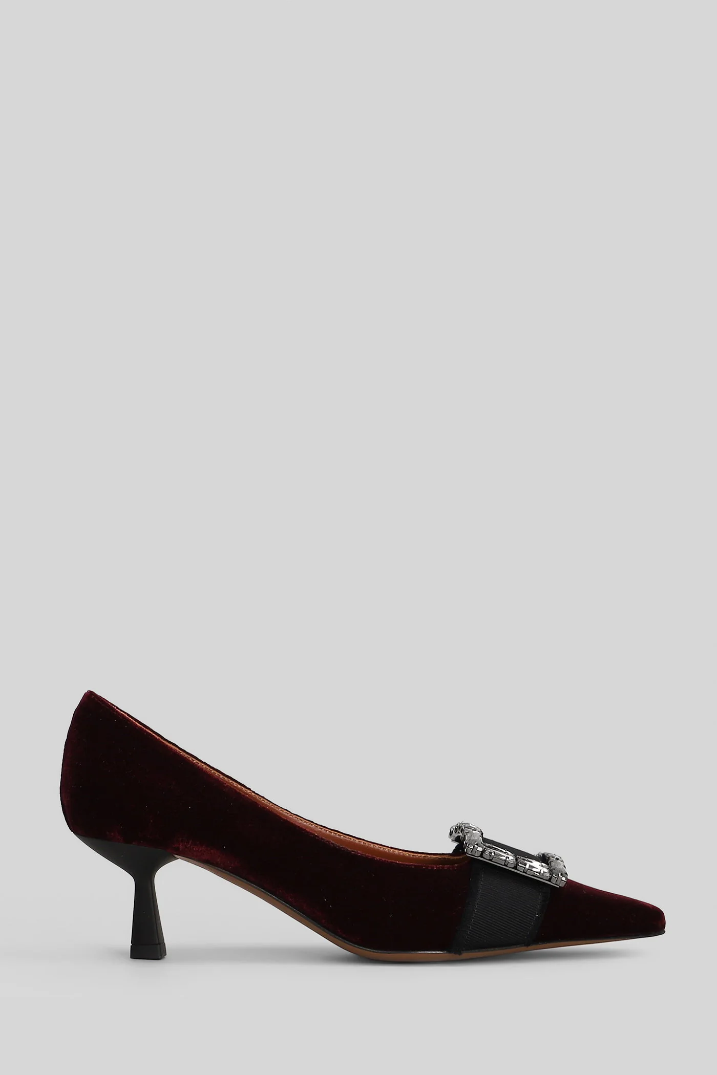 Amarit Pumps in bordeaux velvet