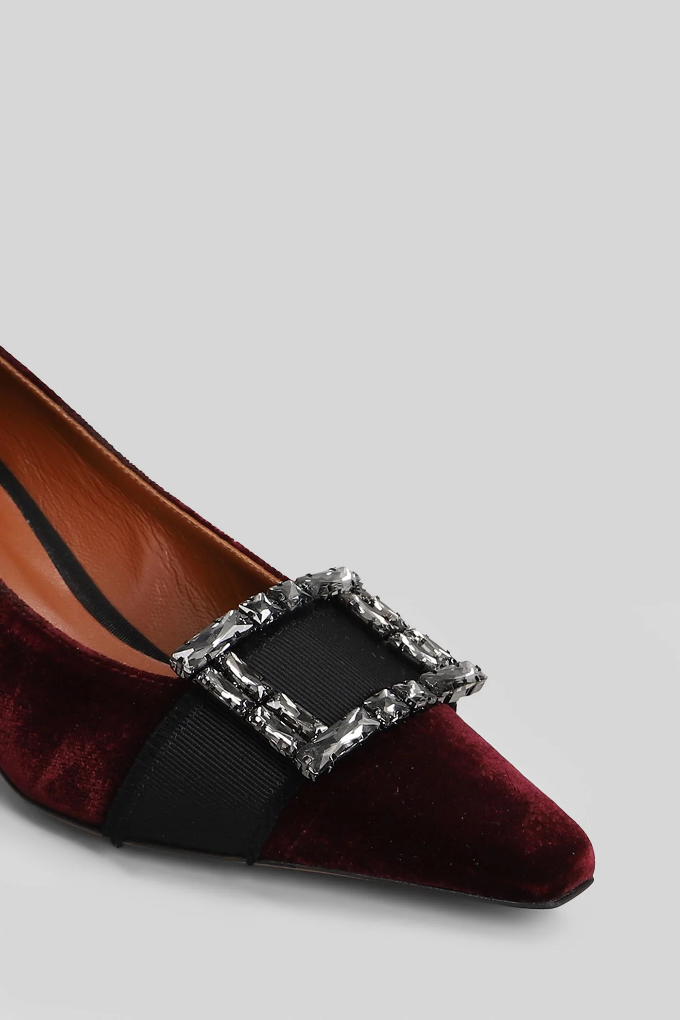 Amarit Pumps in bordeaux velvet - Image 5