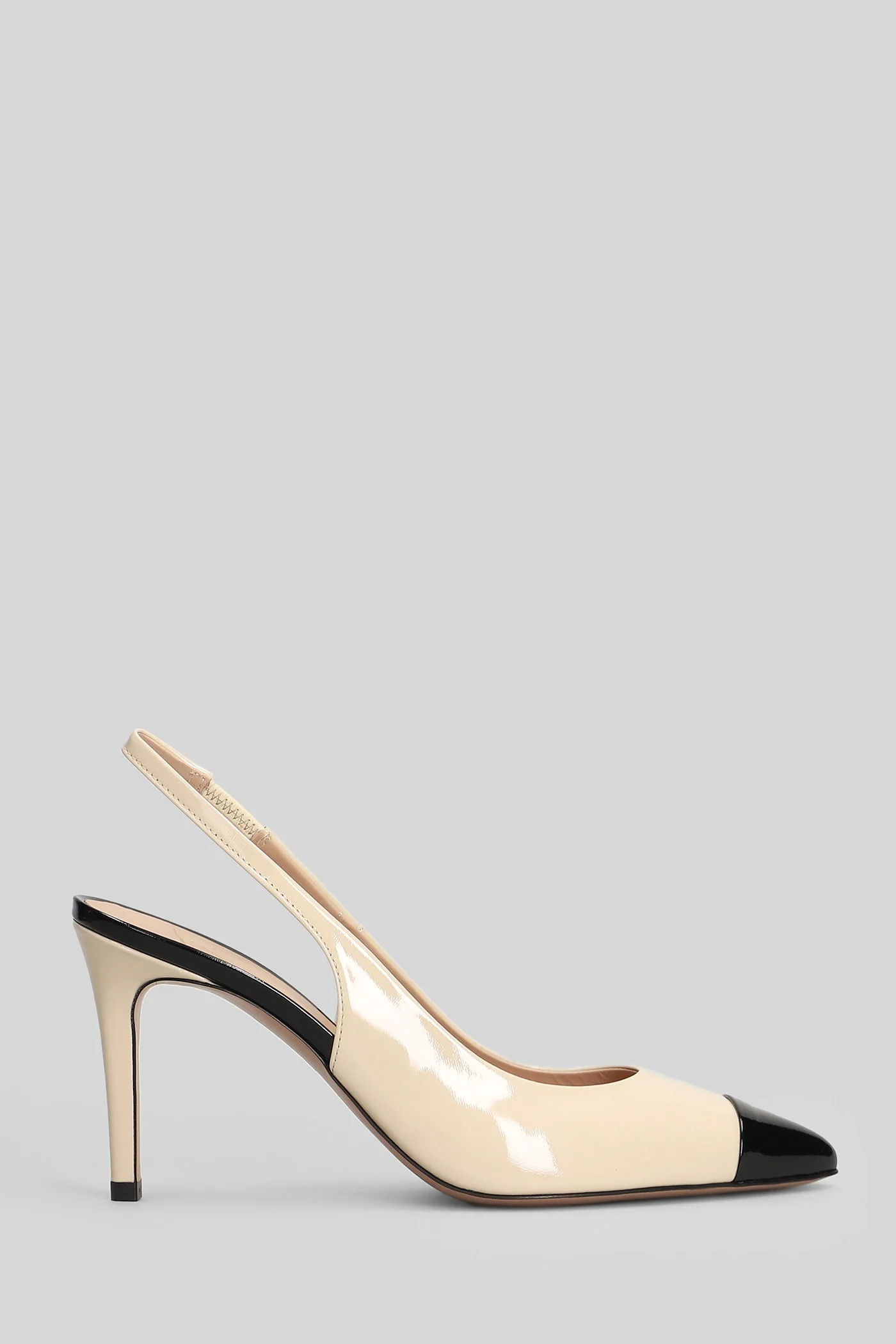 Clelia Pumps in beige patent leather