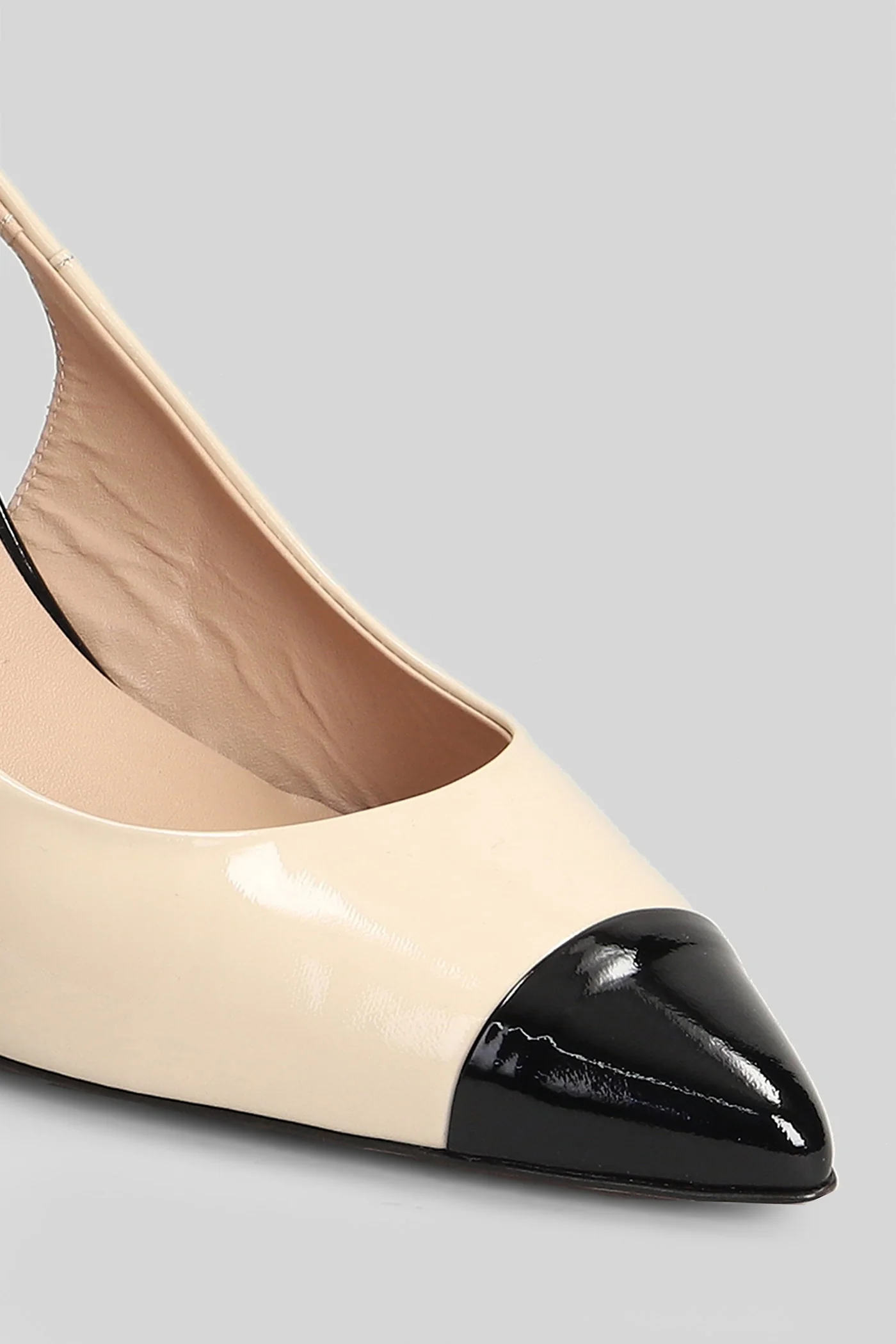 Clelia Pumps in beige patent leather - Image 5
