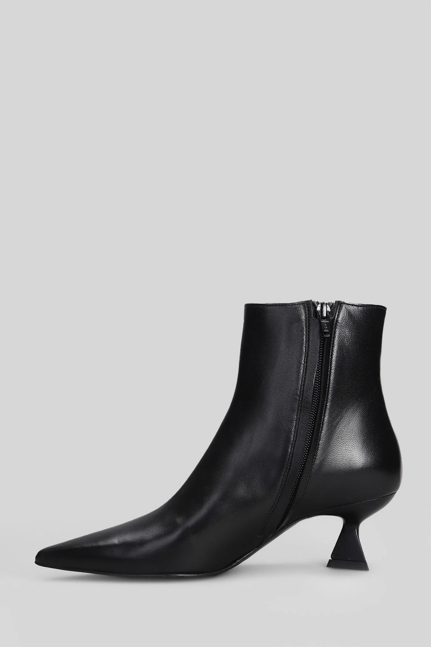 Jina low heels Ankle boots in black leather - Image 3