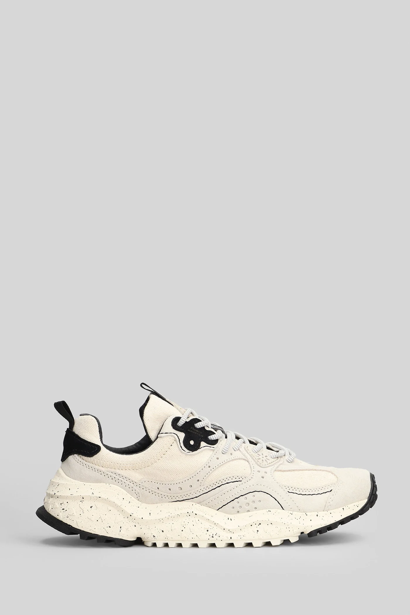 Wave Uni Sneakers in white Suede and fabric