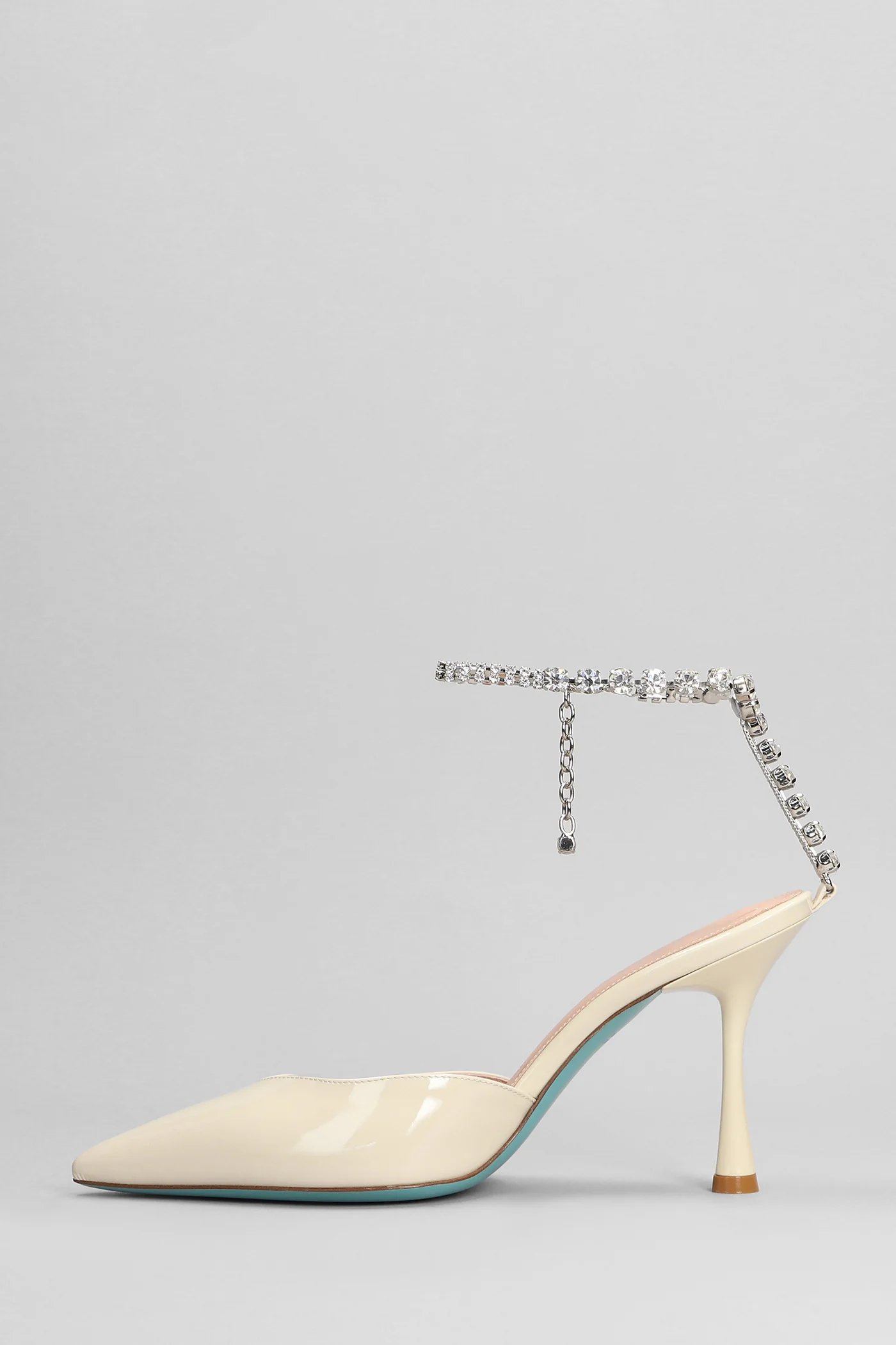 Pumps in beige patent leather - Image 3