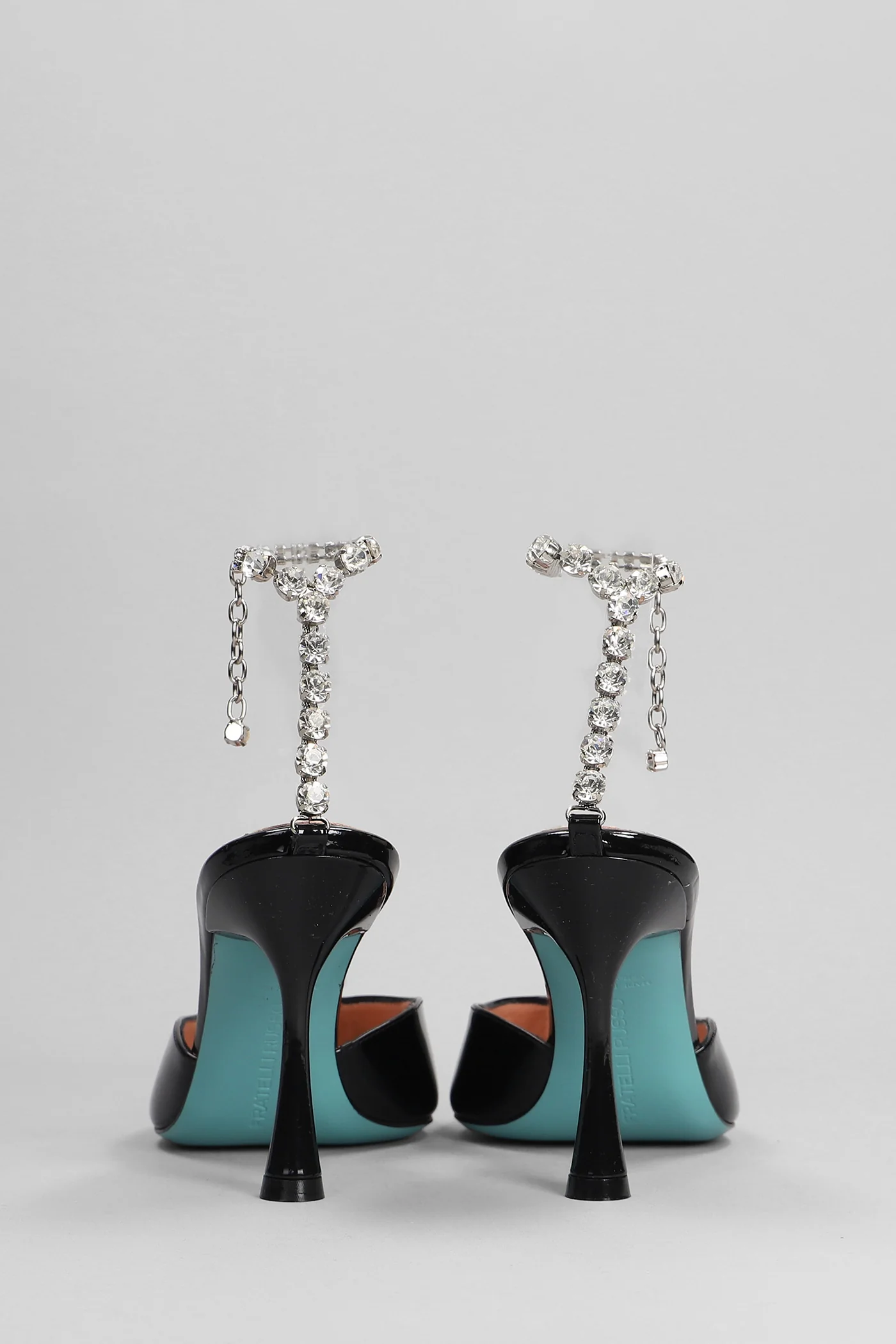 Pumps in black patent leather - Image 4