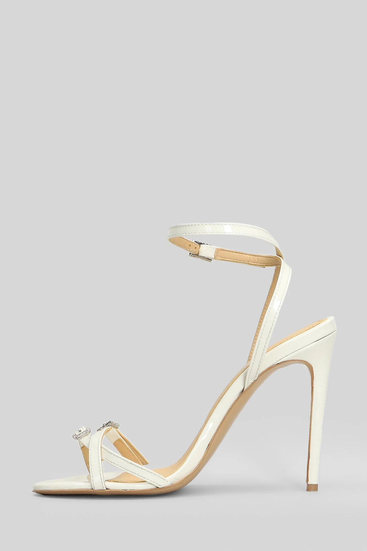 Sandals in beige patent leather - Image 3