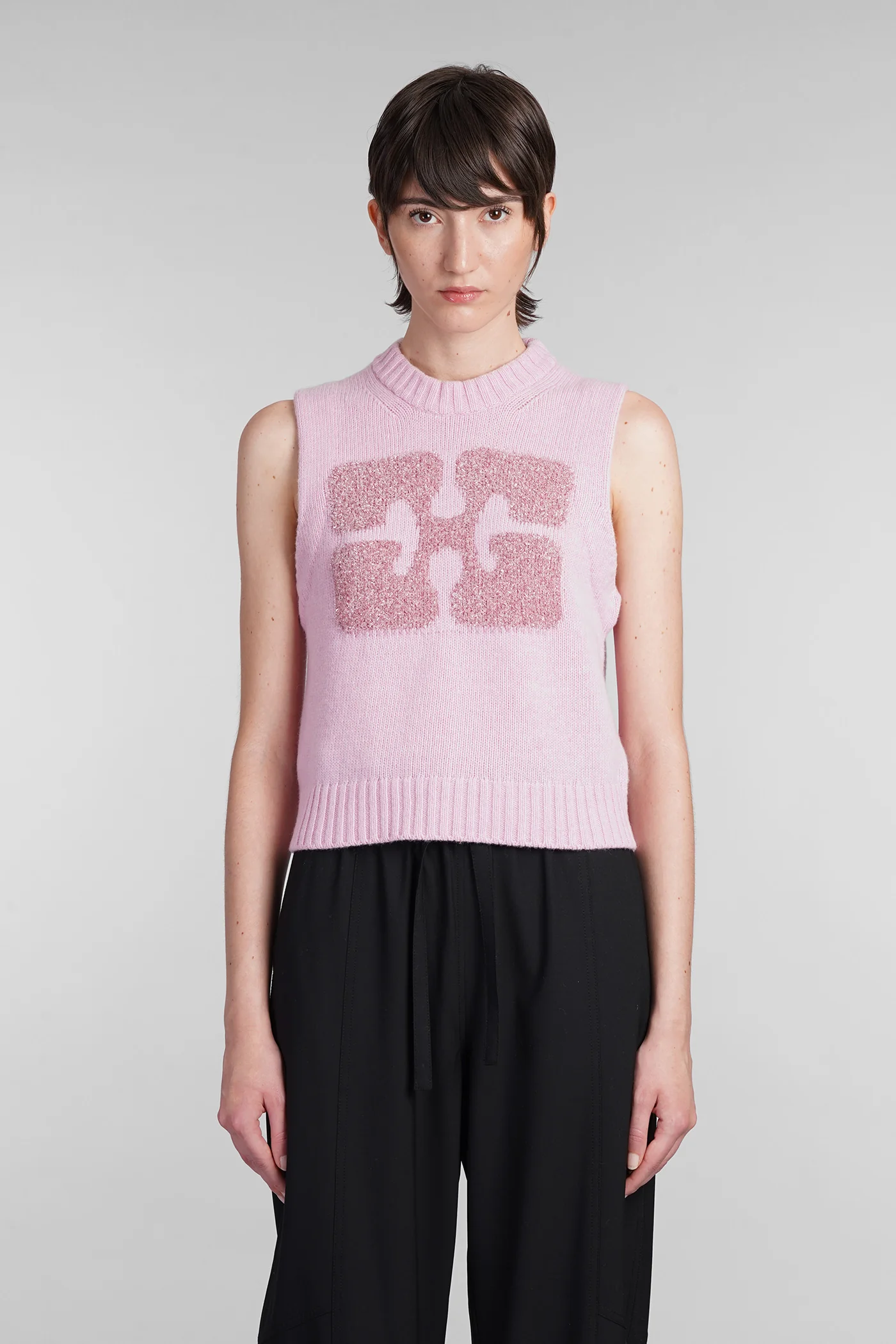 Vest in rose-pink wool