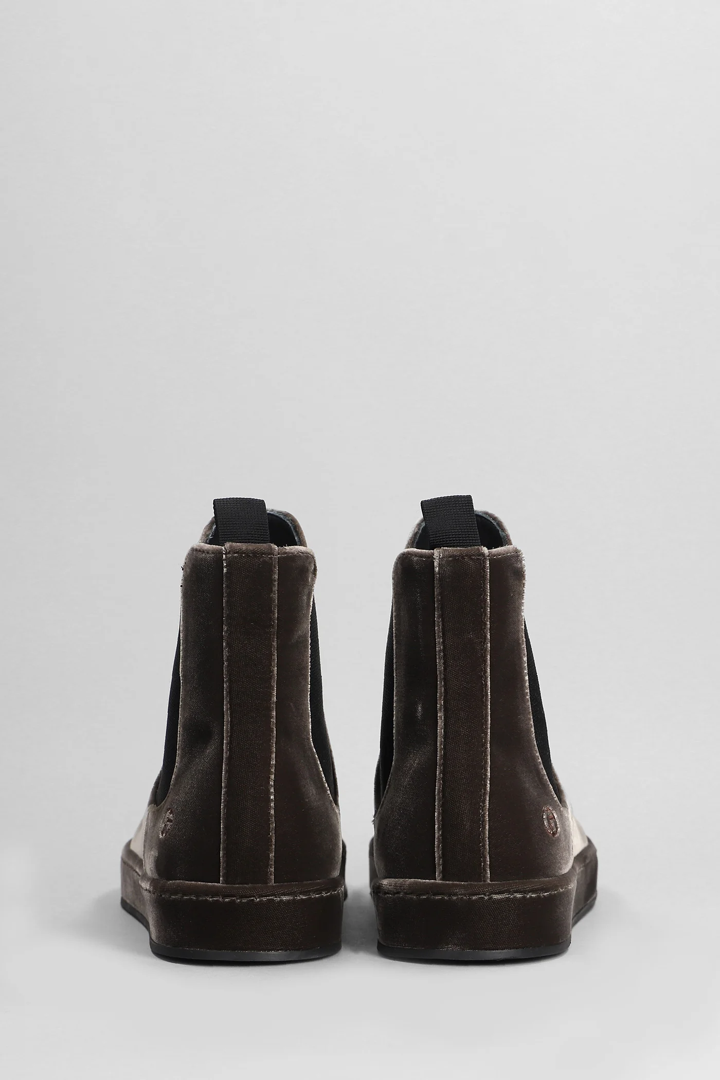low heels Ankle boots in brown velvet - Image 4