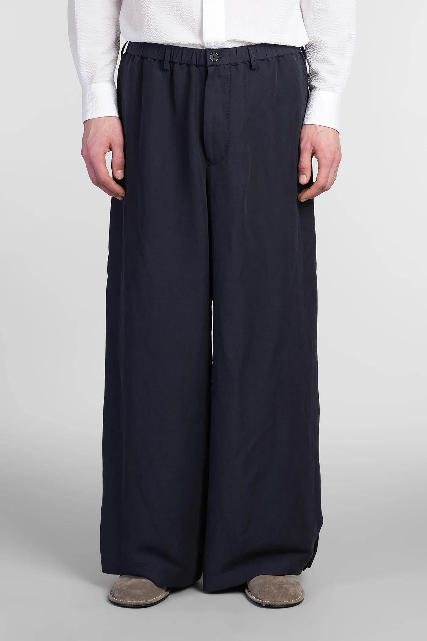 Pants in blue linen