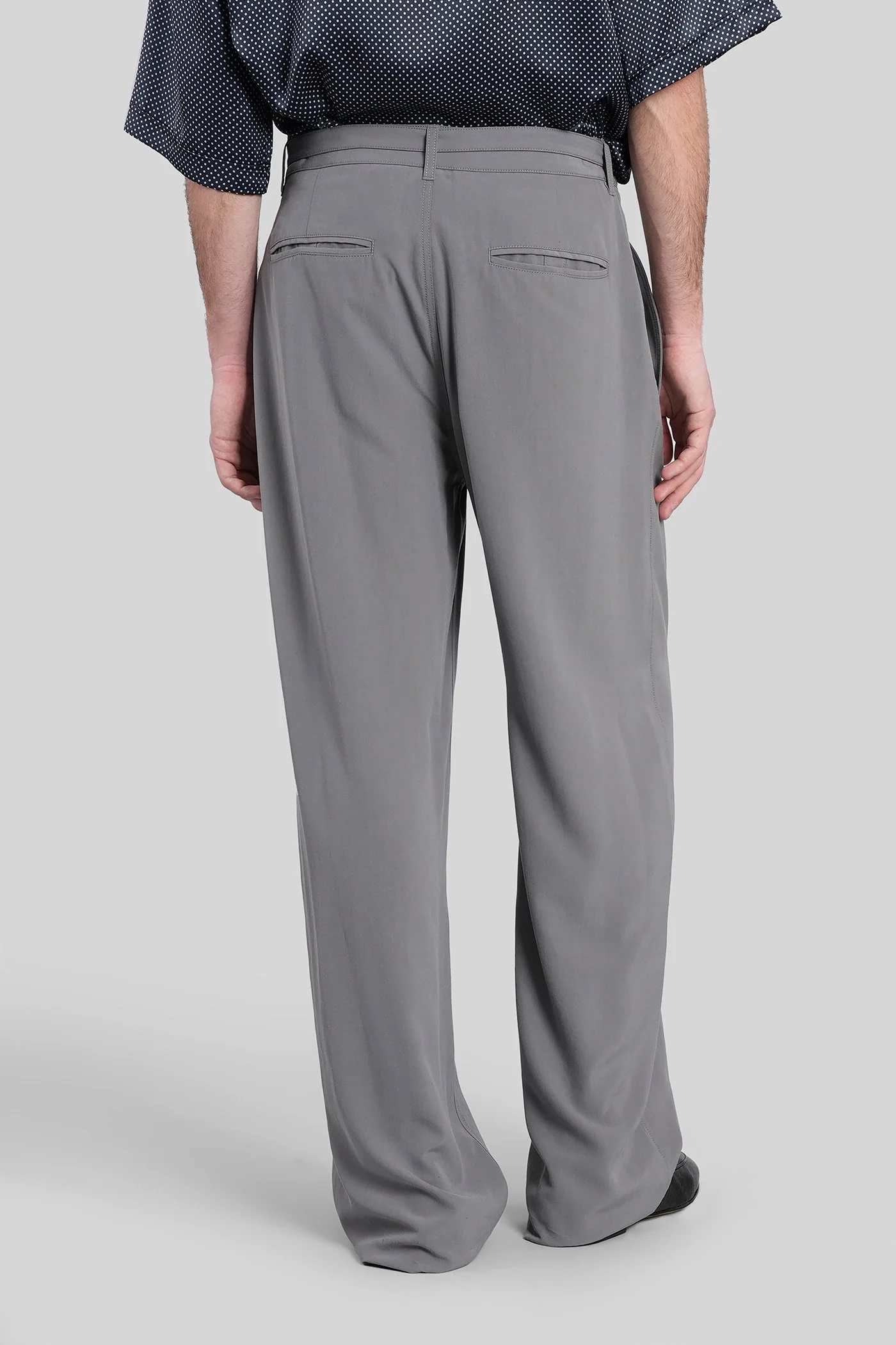 Pants in grey silk - Image 3