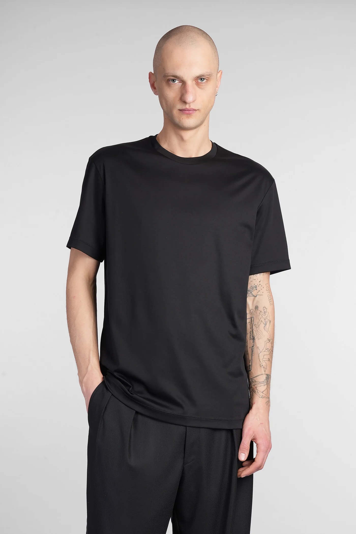 T-Shirt in black cotton