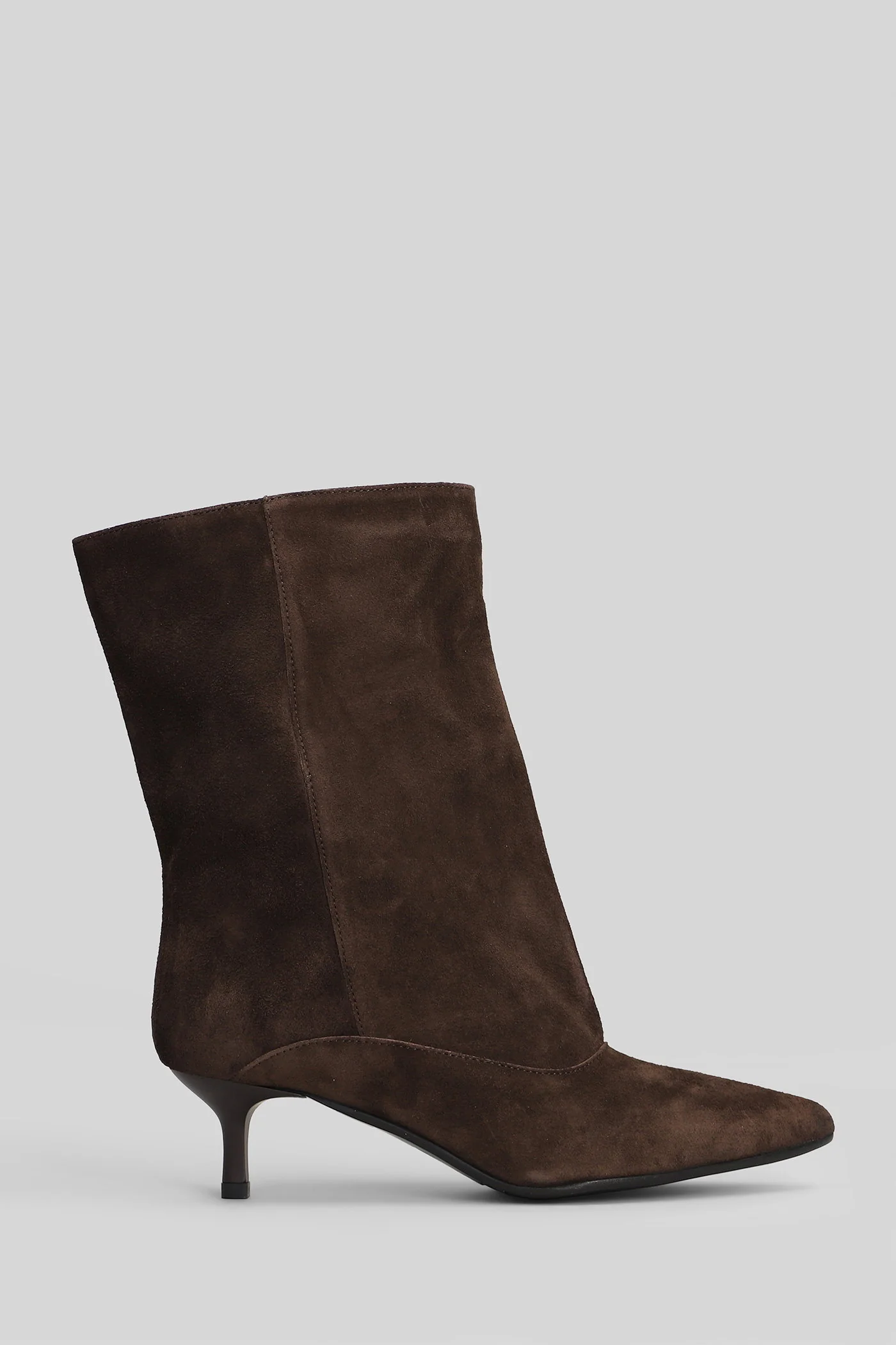 Dana low heels boots in dark brown suede