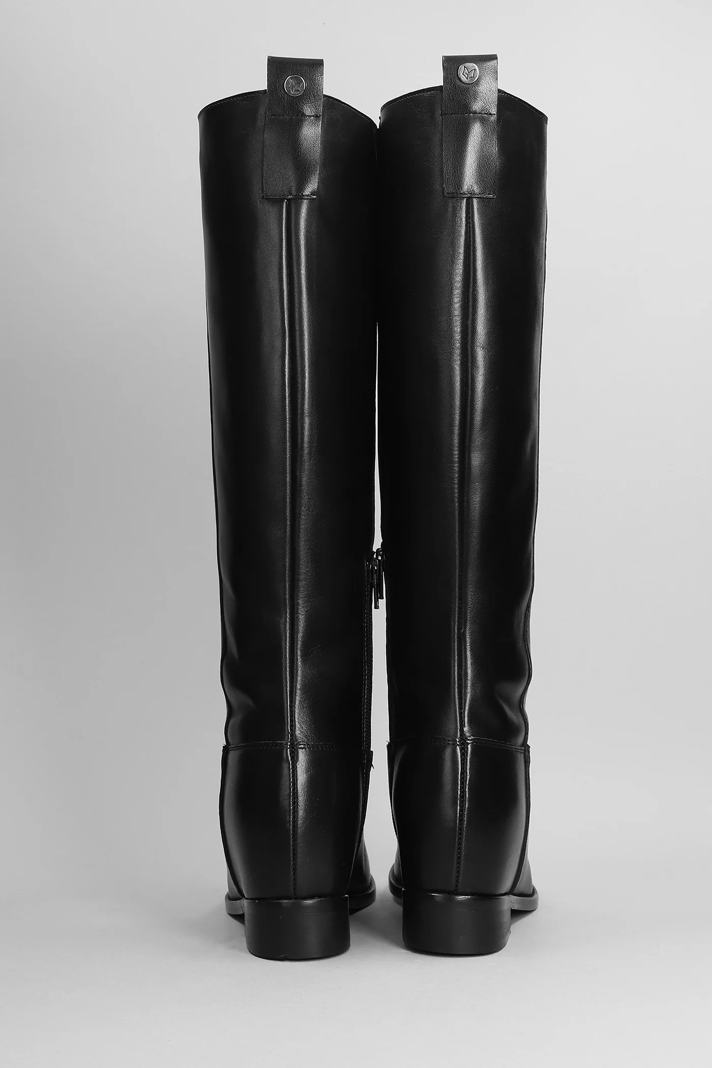Perla in black leather - Image 4