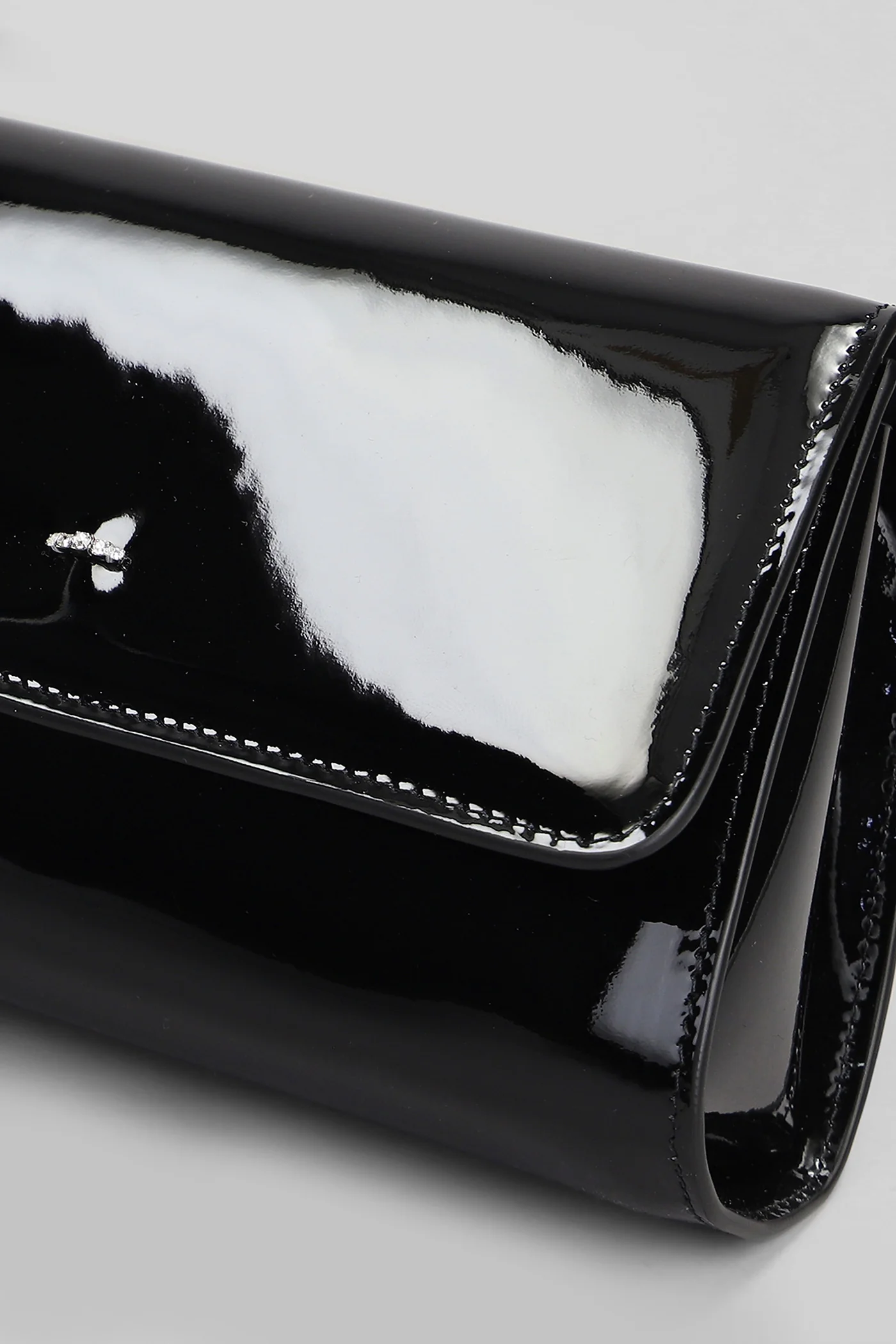 Cleopatra Clutch in black patent leather - Image 4