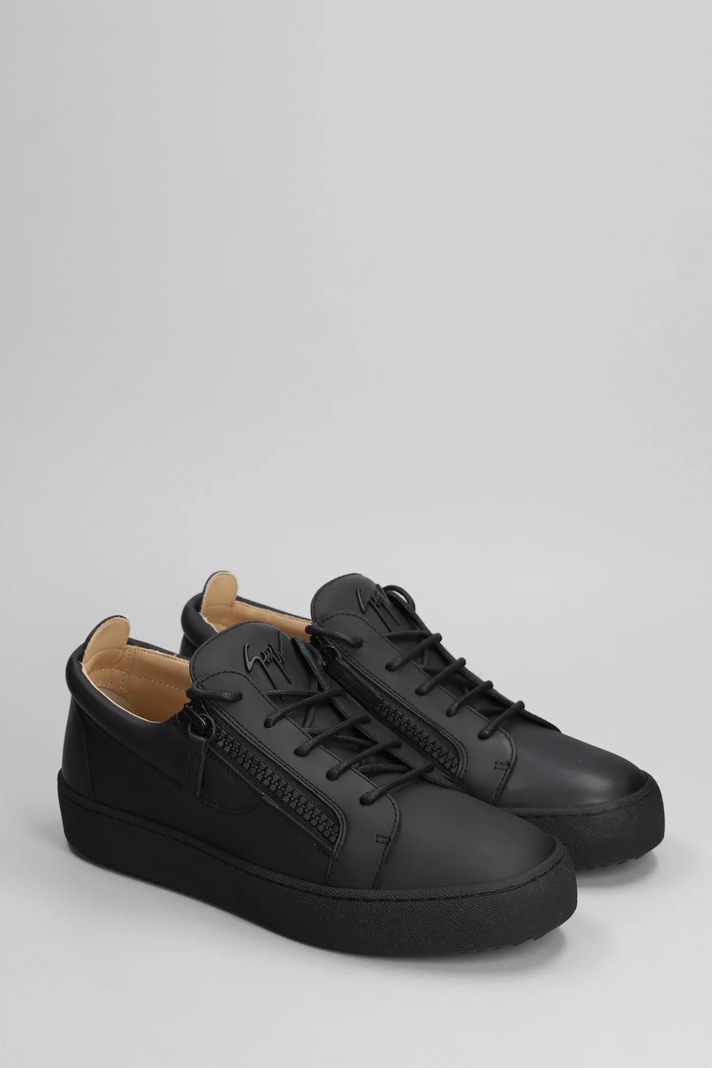 Frankie Sneakers in black leather - Image 2