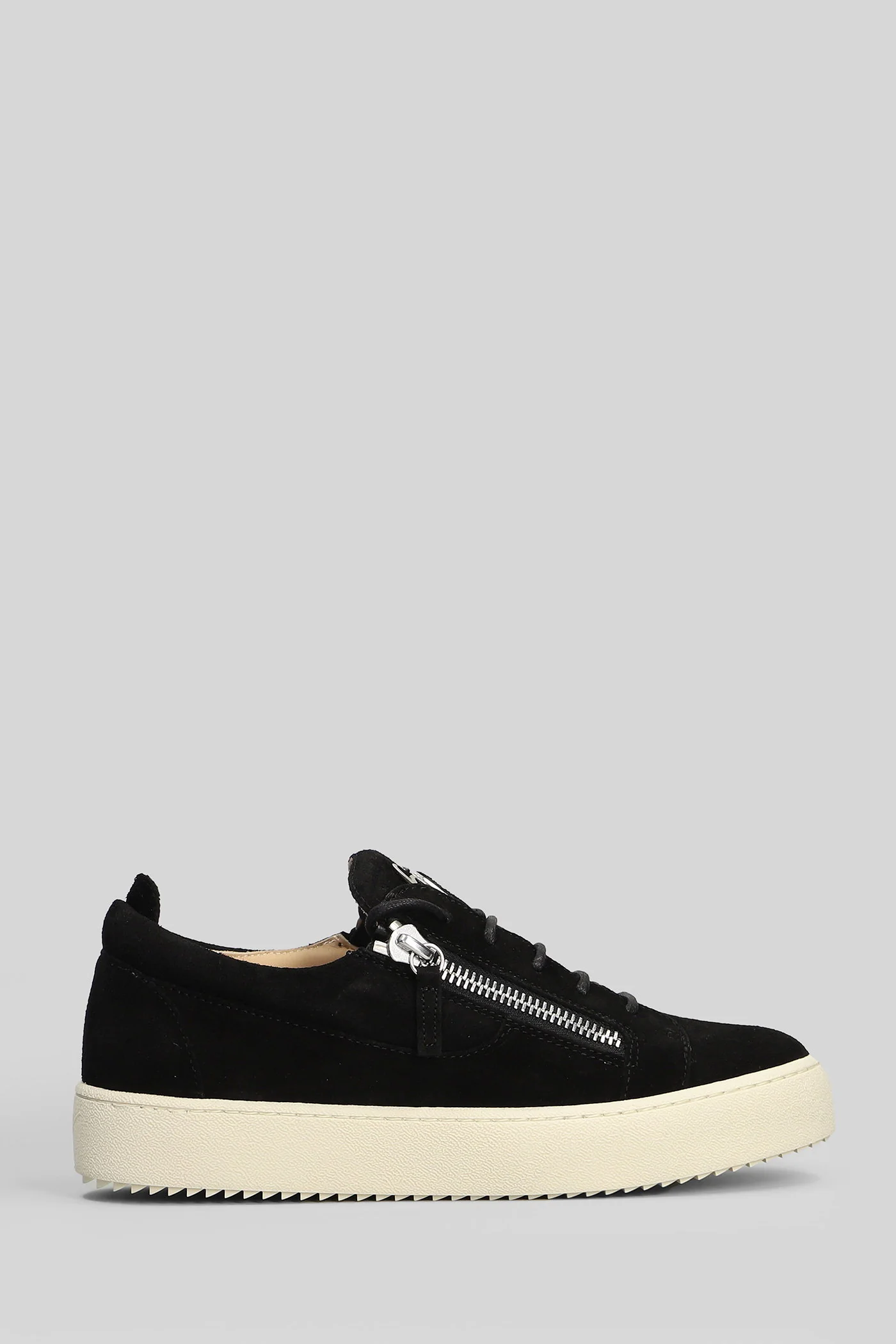 Frankie Sneakers in black suede