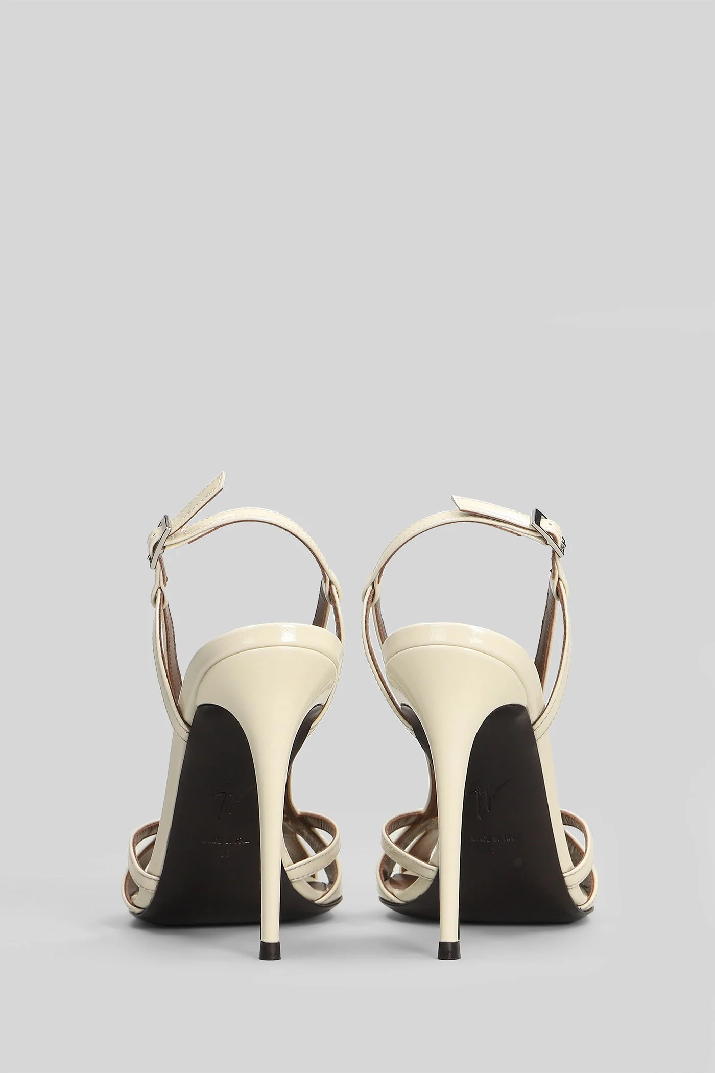 Intriigo 105 Sandals in beige patent leather - Image 4