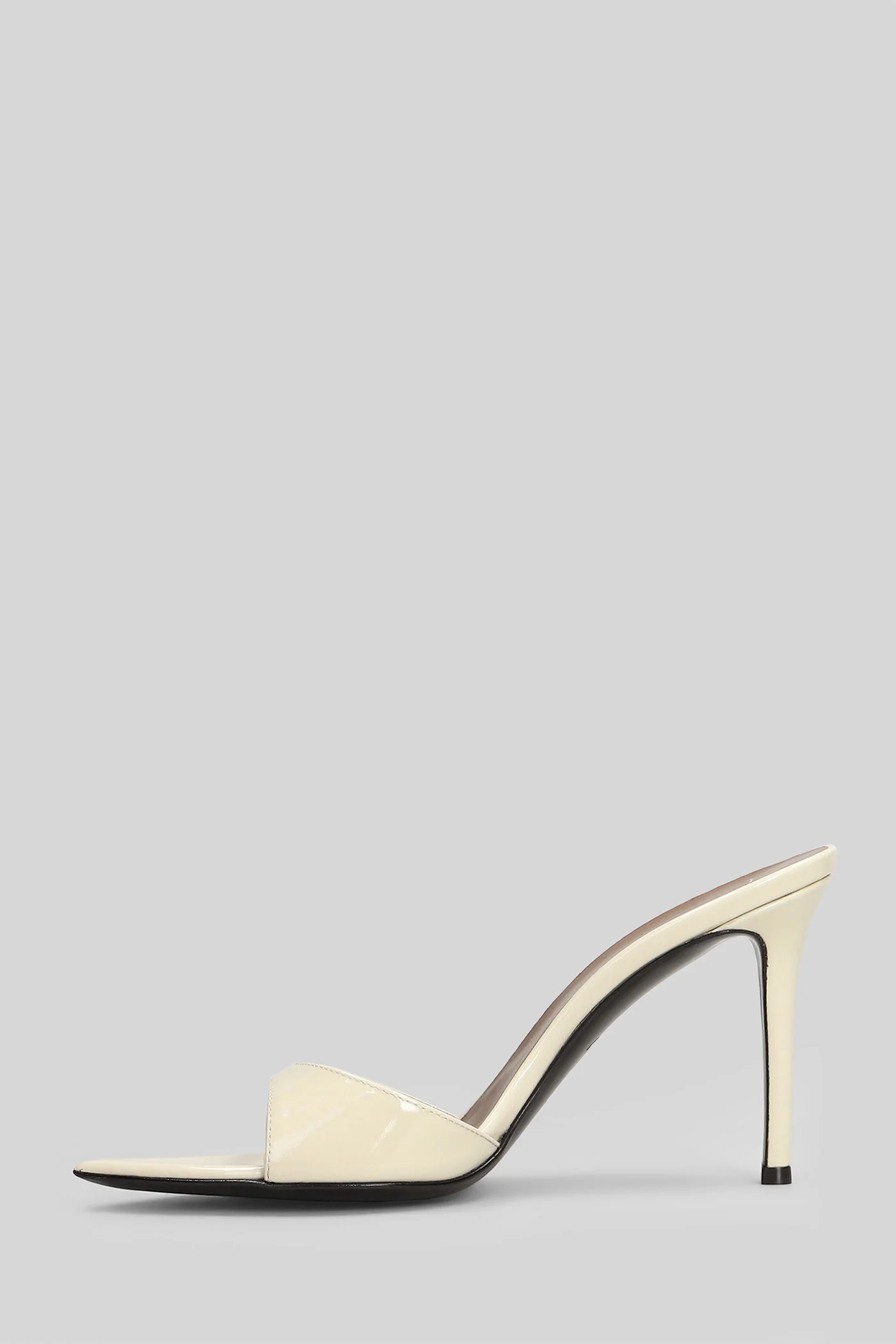 Intriigo Sandals in beige patent leather - Image 3