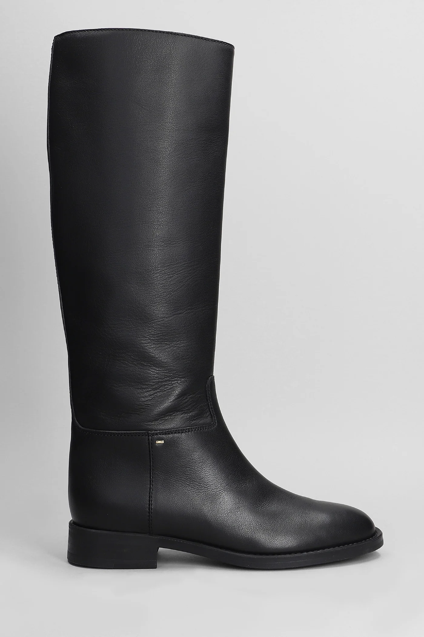 Nourine low heels boots in black leather