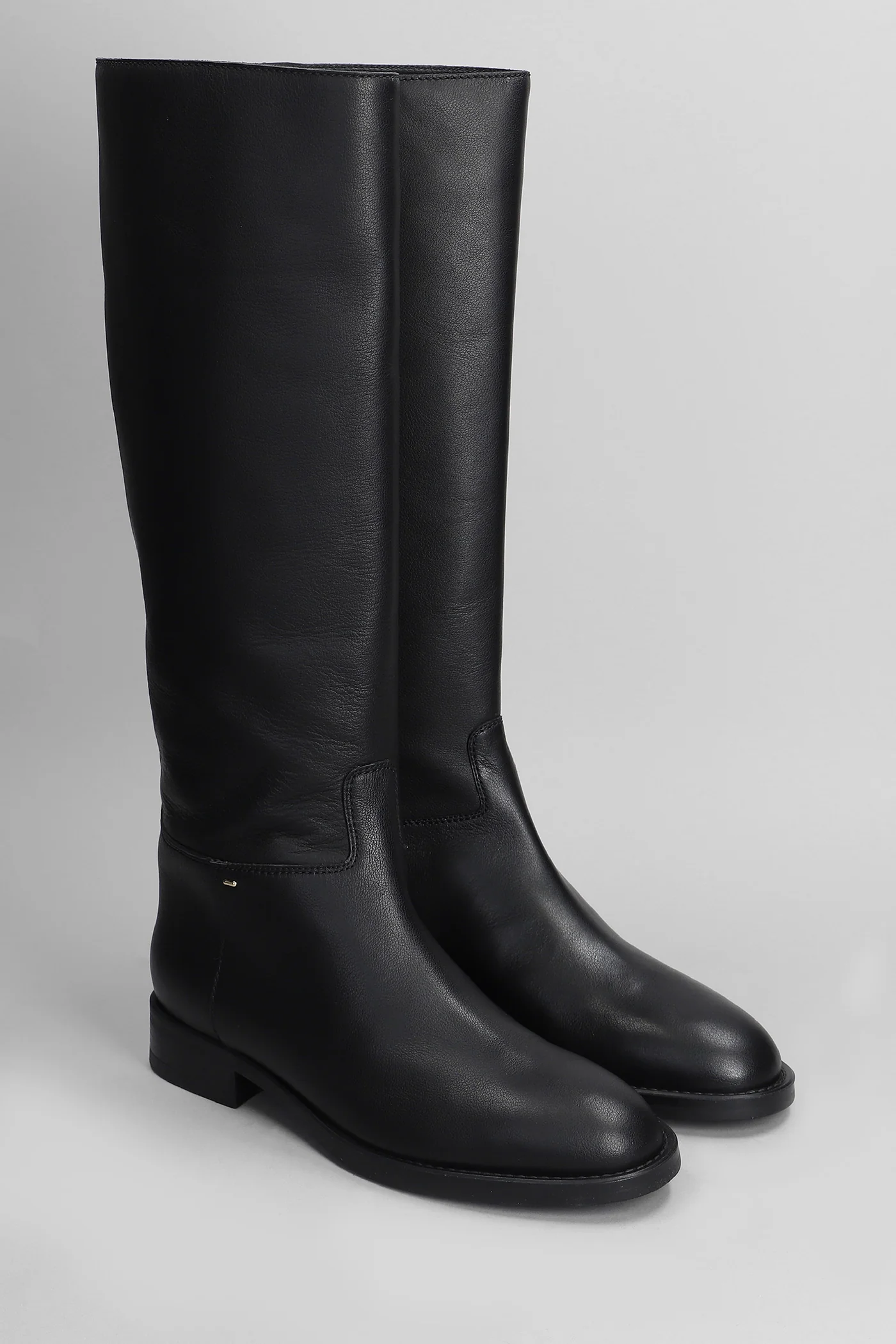 Nourine low heels boots in black leather - Image 2