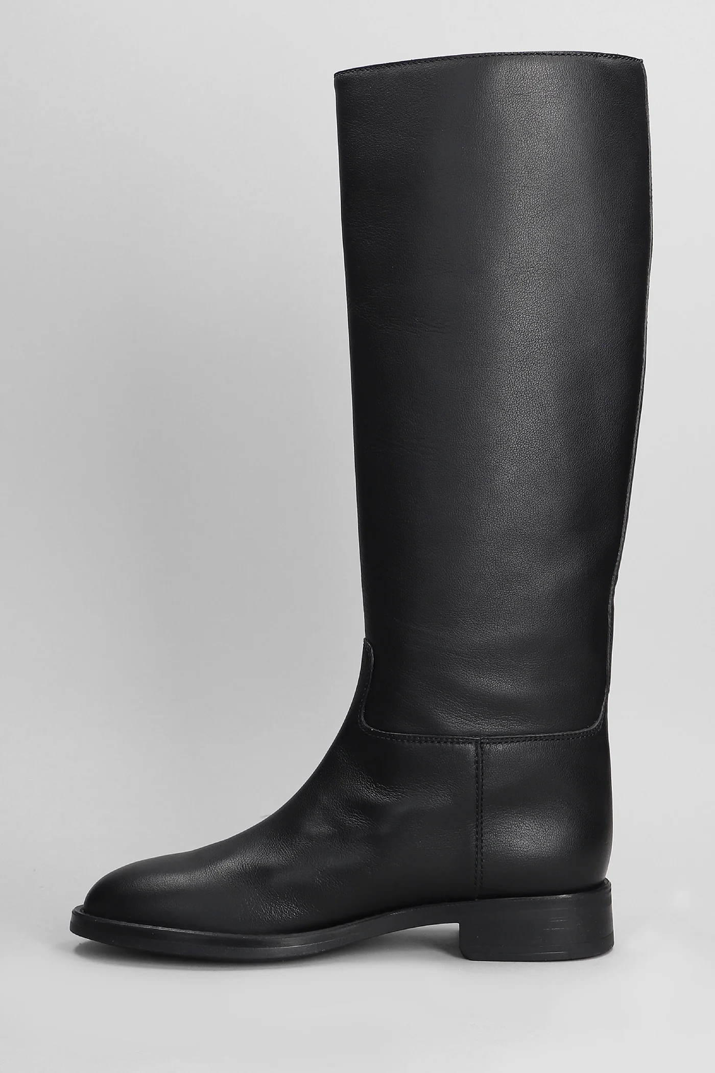 Nourine low heels boots in black leather - Image 3