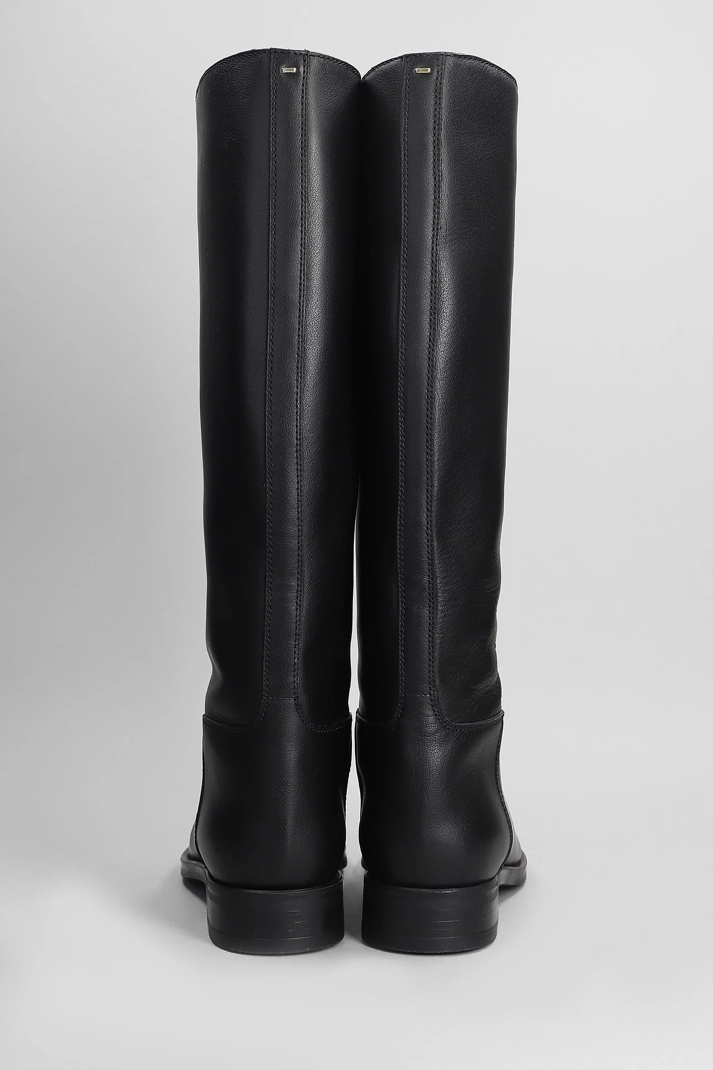 Nourine low heels boots in black leather - Image 4