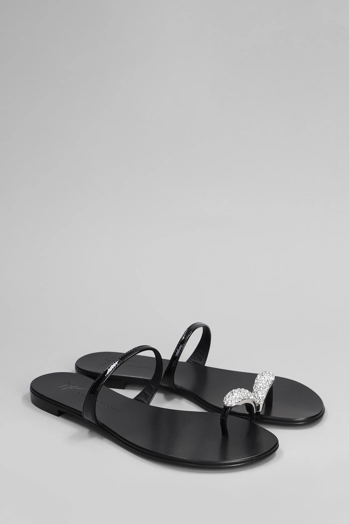 Ring Flats in black patent leather - Image 2