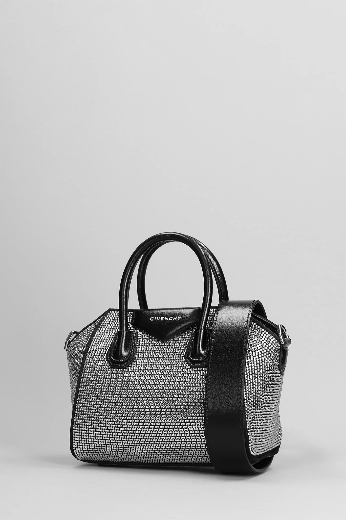 Antigona Shoulder bag in black leather - Image 2