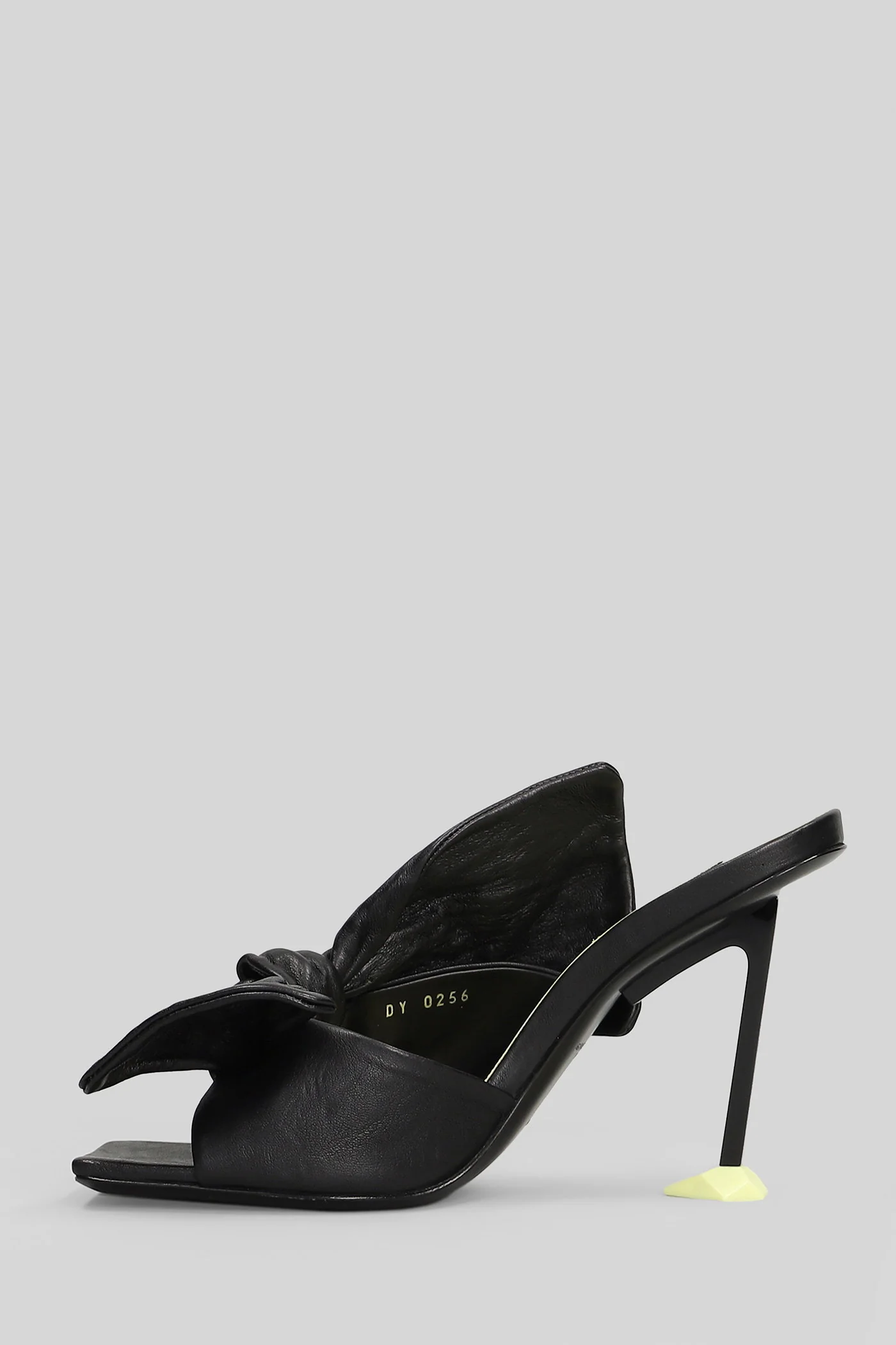 Sandals in black leather - Image 3