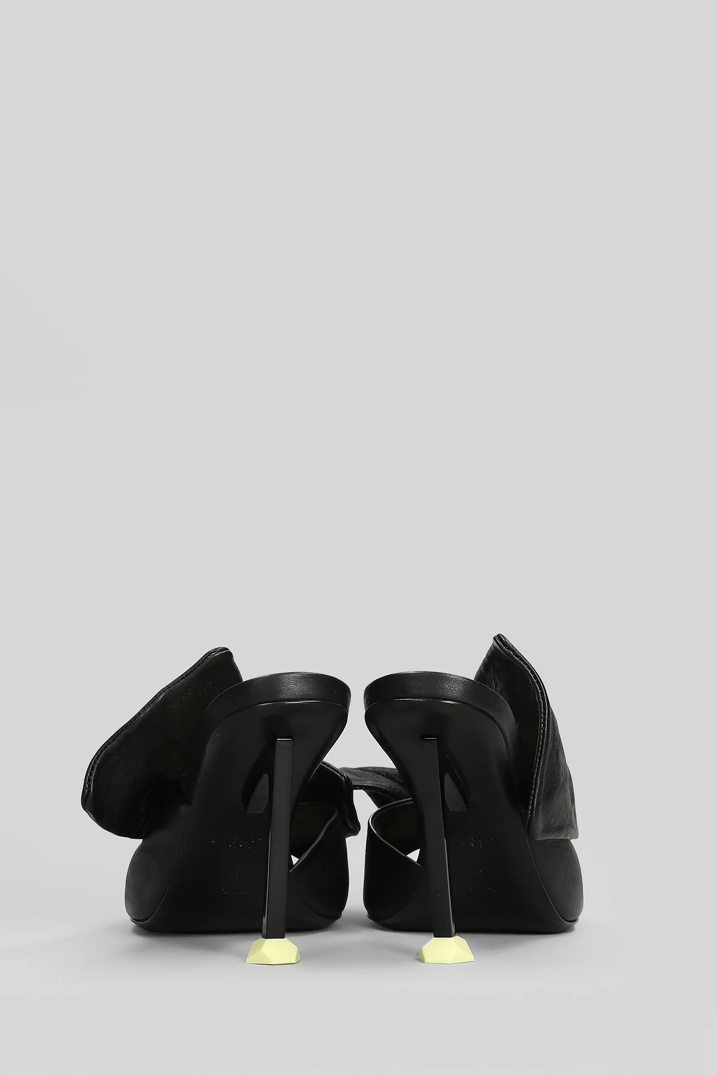 Sandals in black leather - Image 4