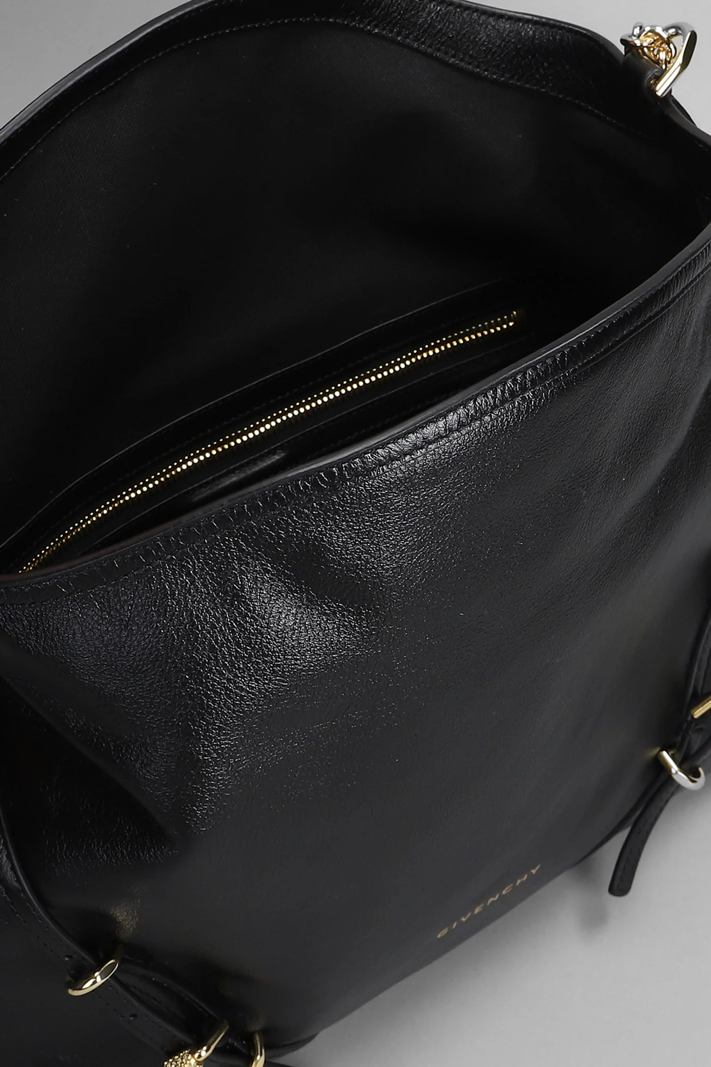 Voyou chain Shoulder bag in black leather - Image 4