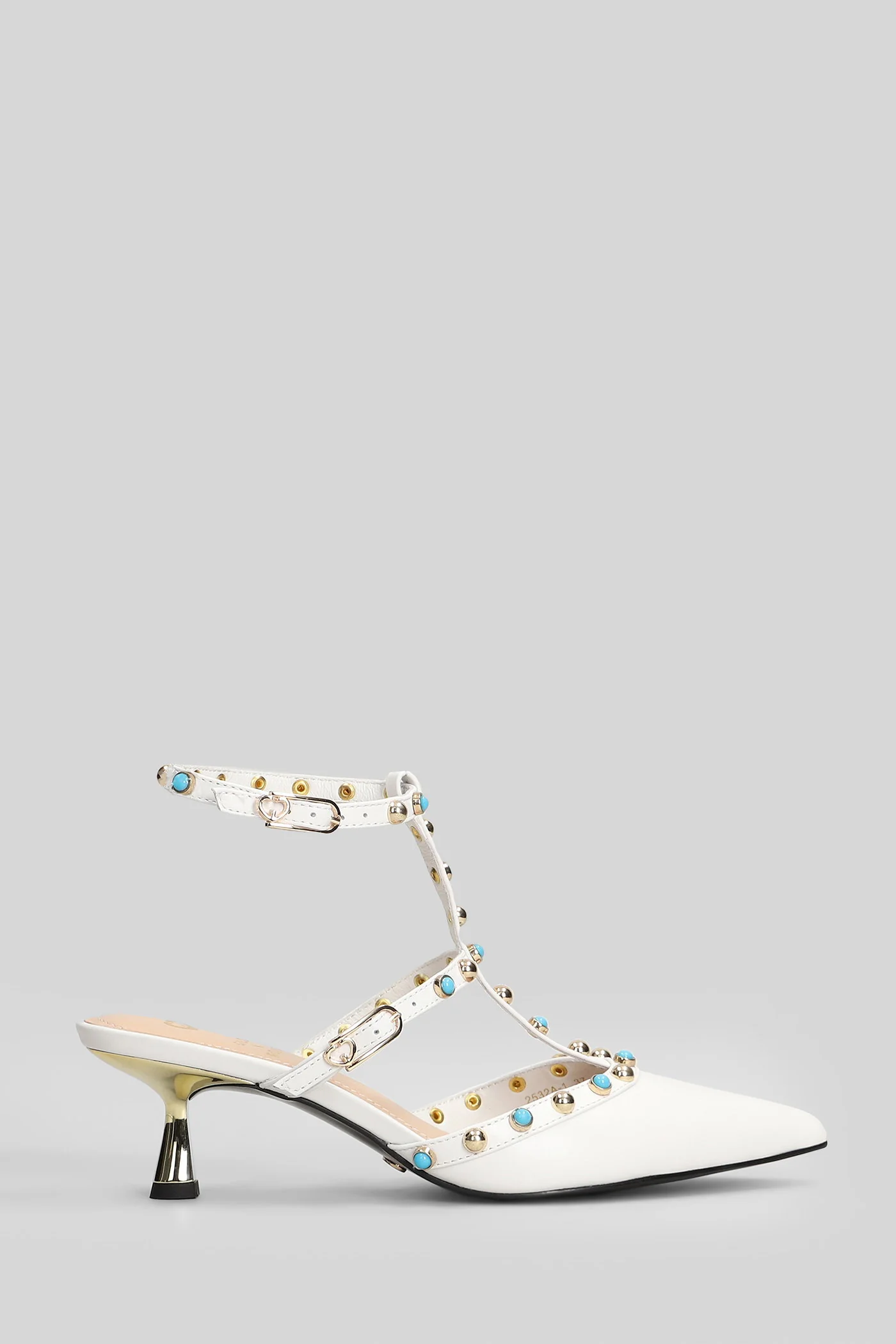 Glossy Pumps in white leather
