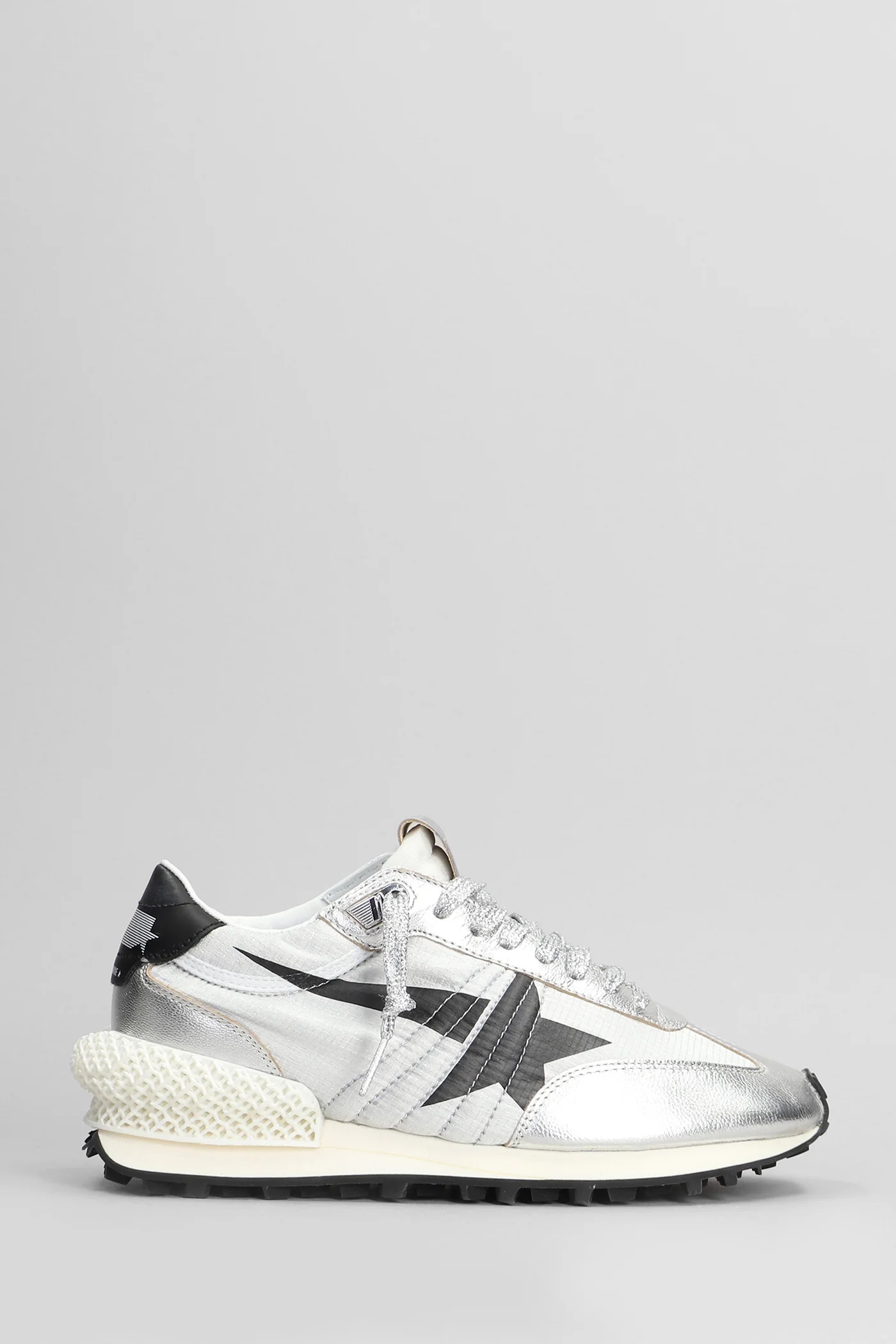 Running Sneakers in silver leather and fabric