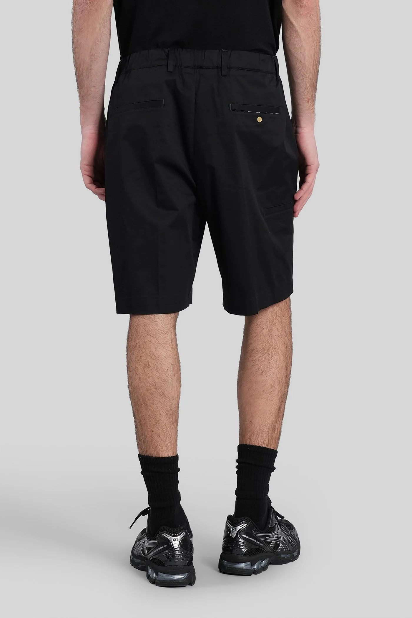 Ridge Shorts in black cotton - Image 3
