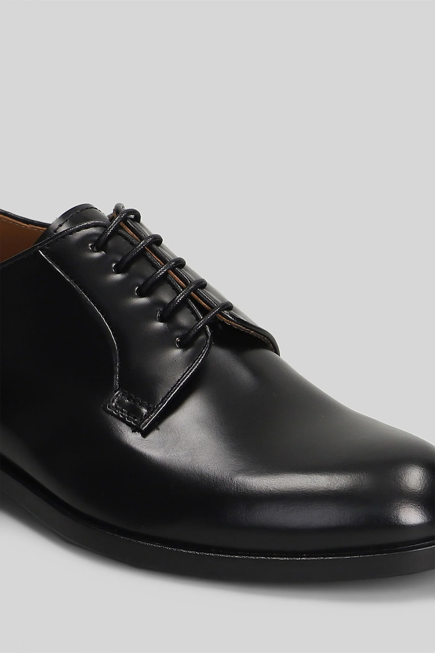 Lace up shoes in black leather - Image 5