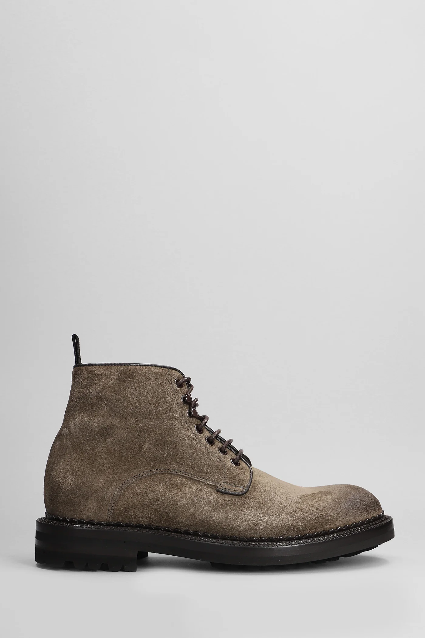 Lace up shoes in taupe suede