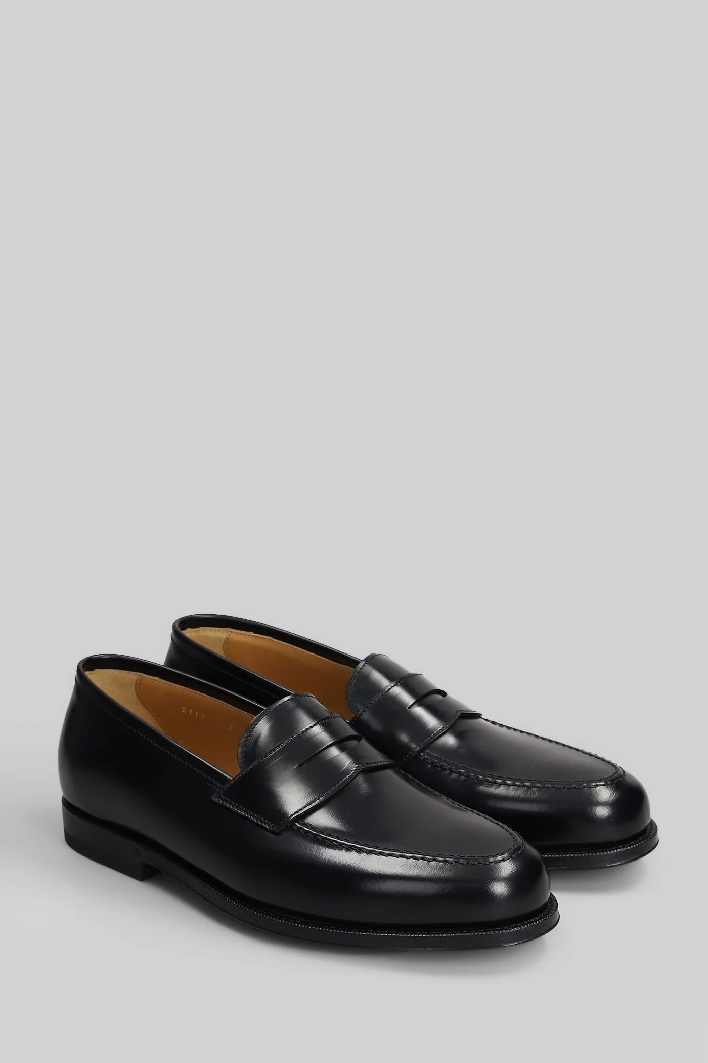 Loafers in black leather - Image 2