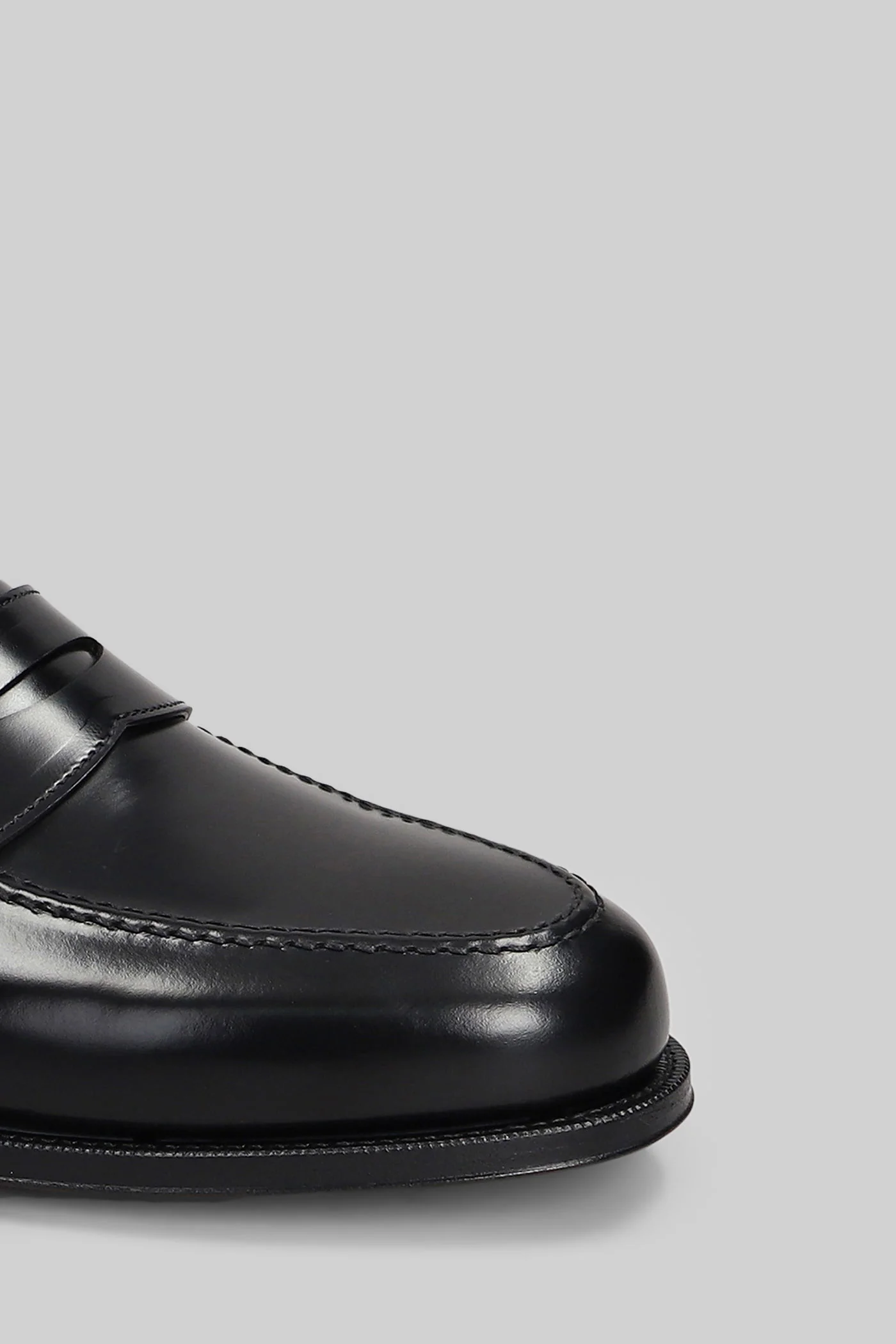 Loafers in black leather - Image 5