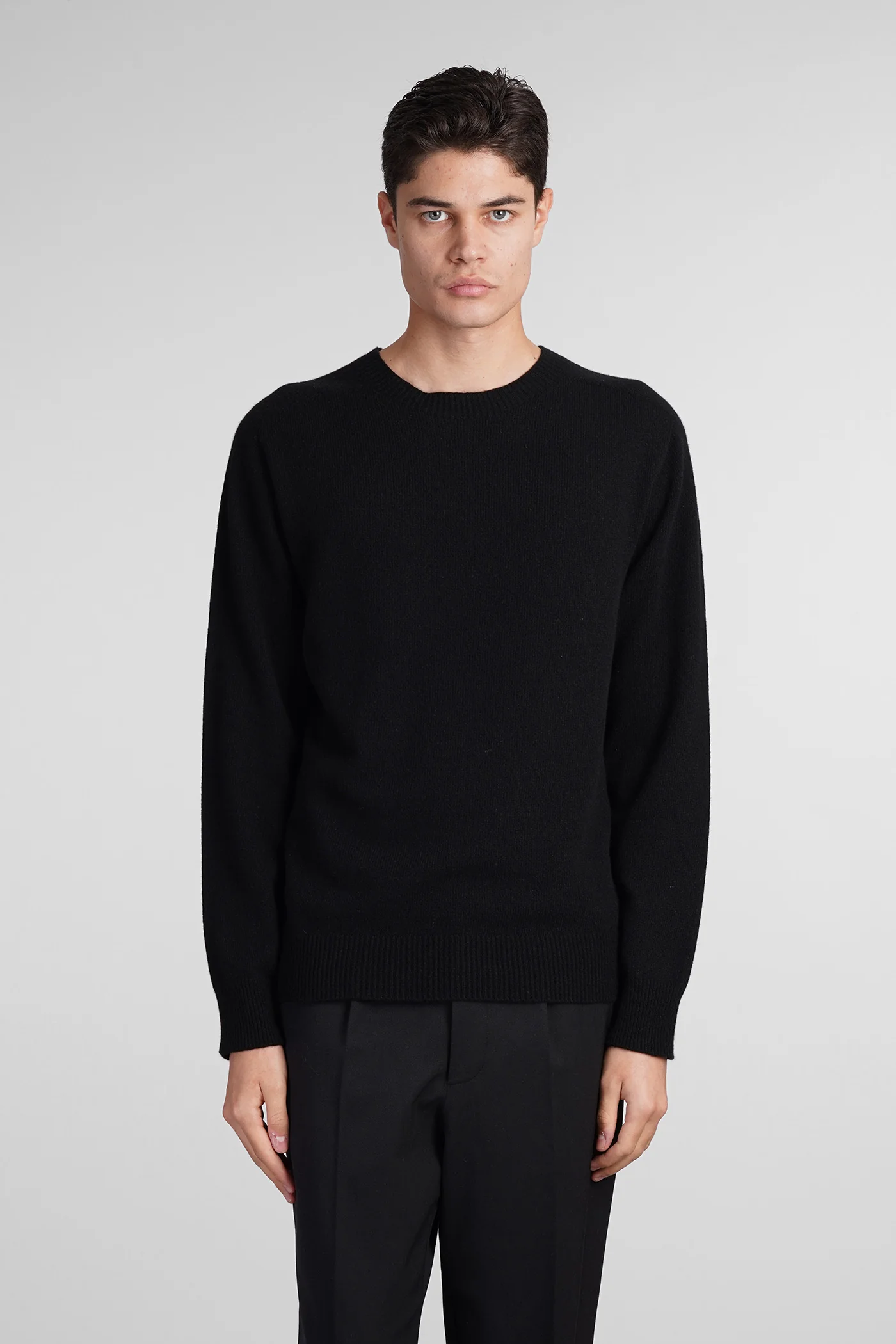 Knitwear in black cashmere