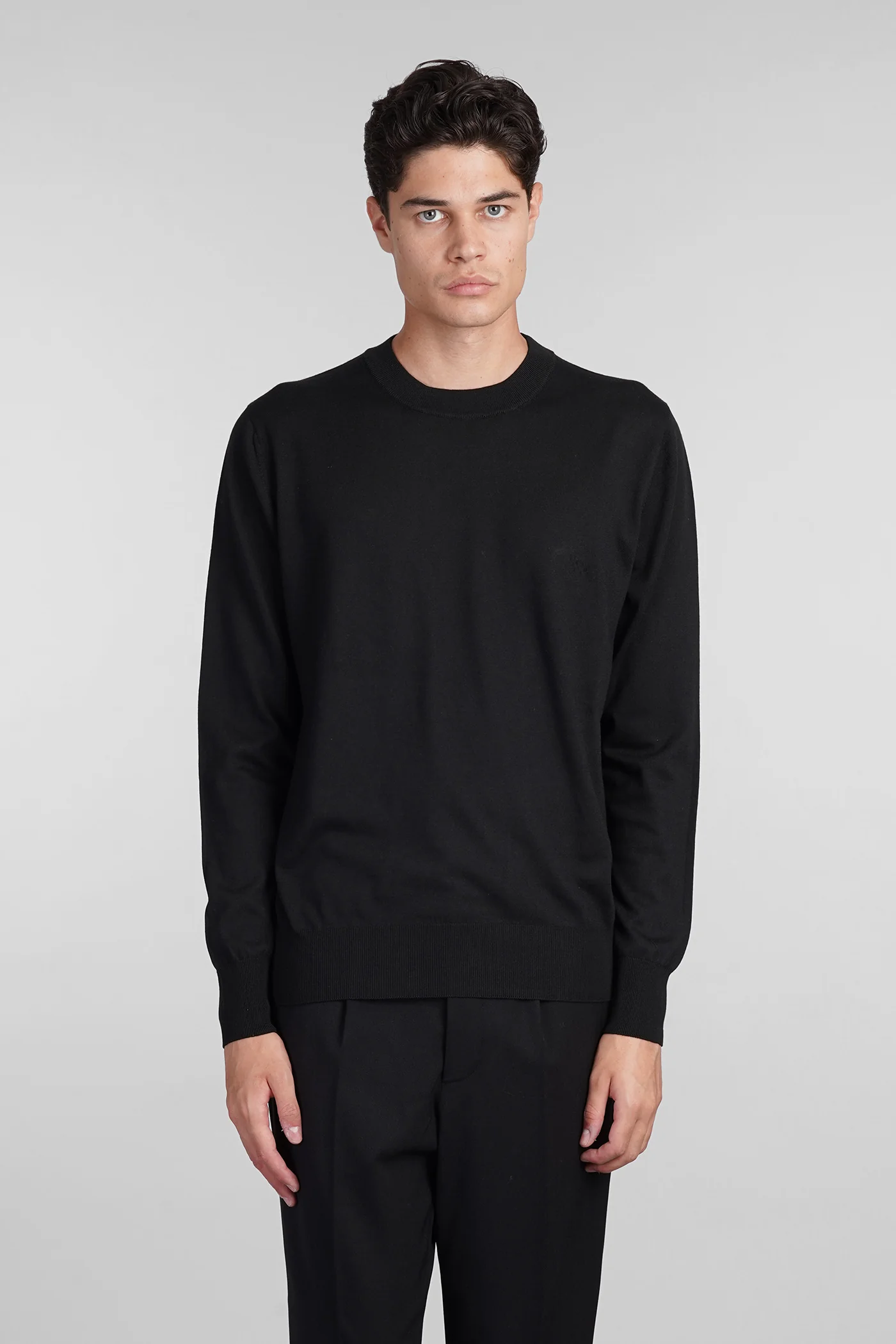 Knitwear in black cotton