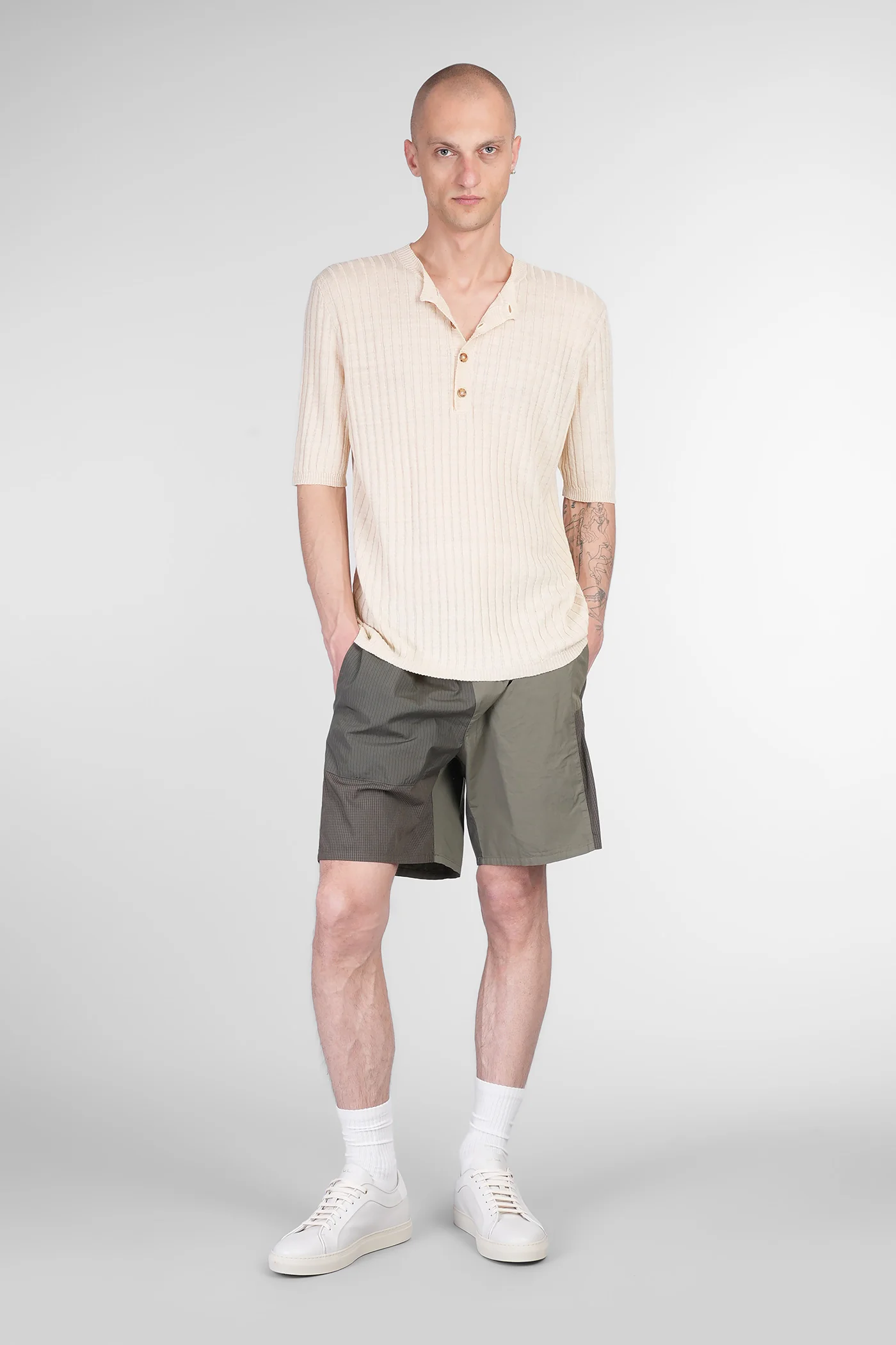 T-Shirt in beige linen - Image 2