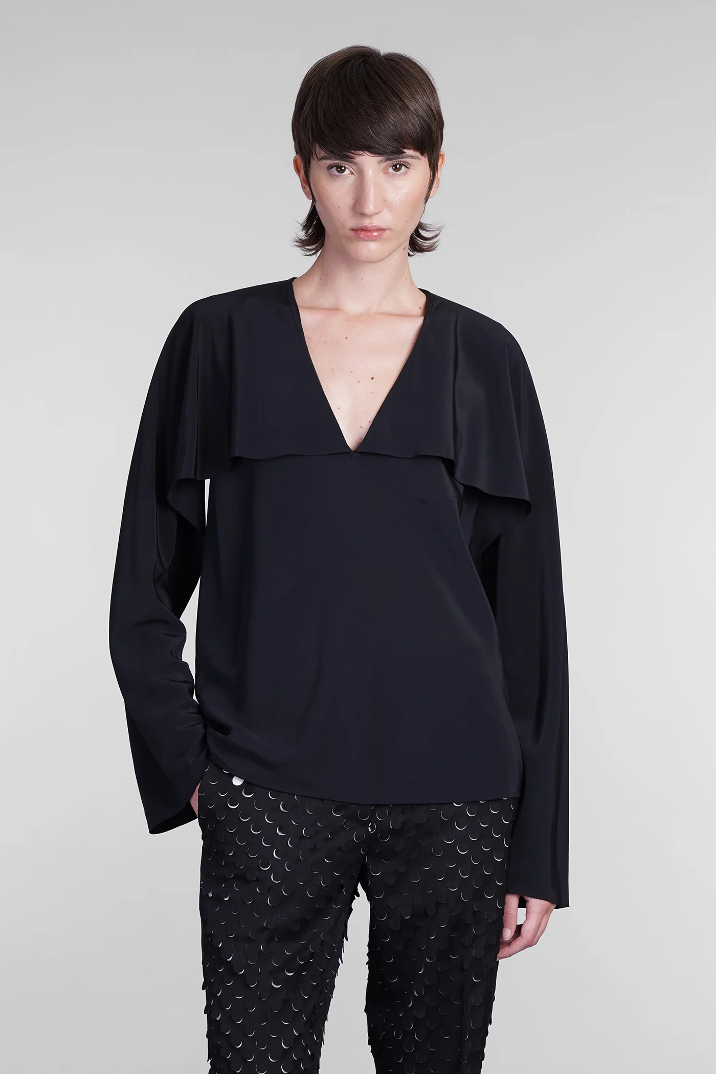 Blouse in black silk