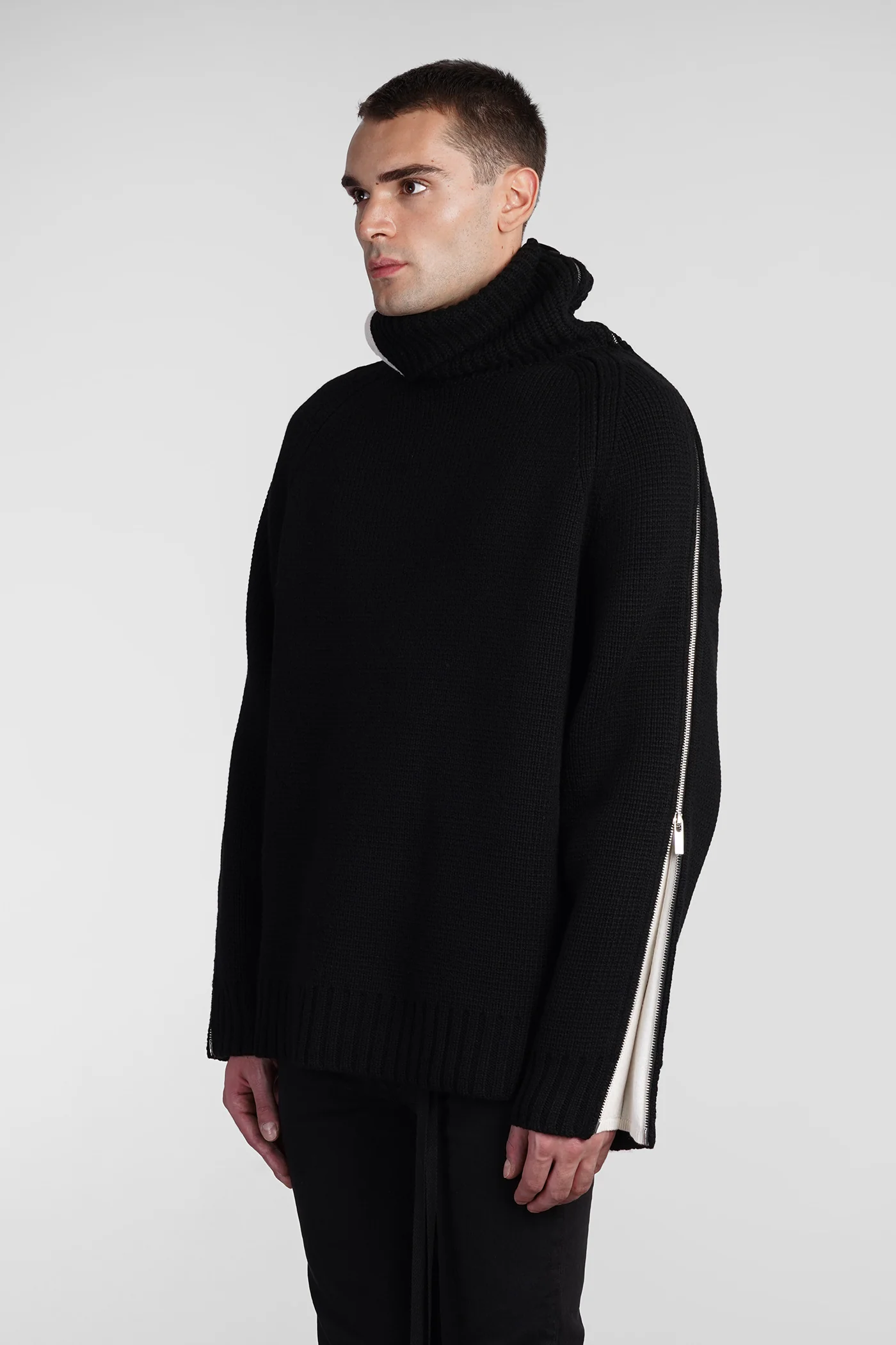 Knitwear in black wool - Image 4