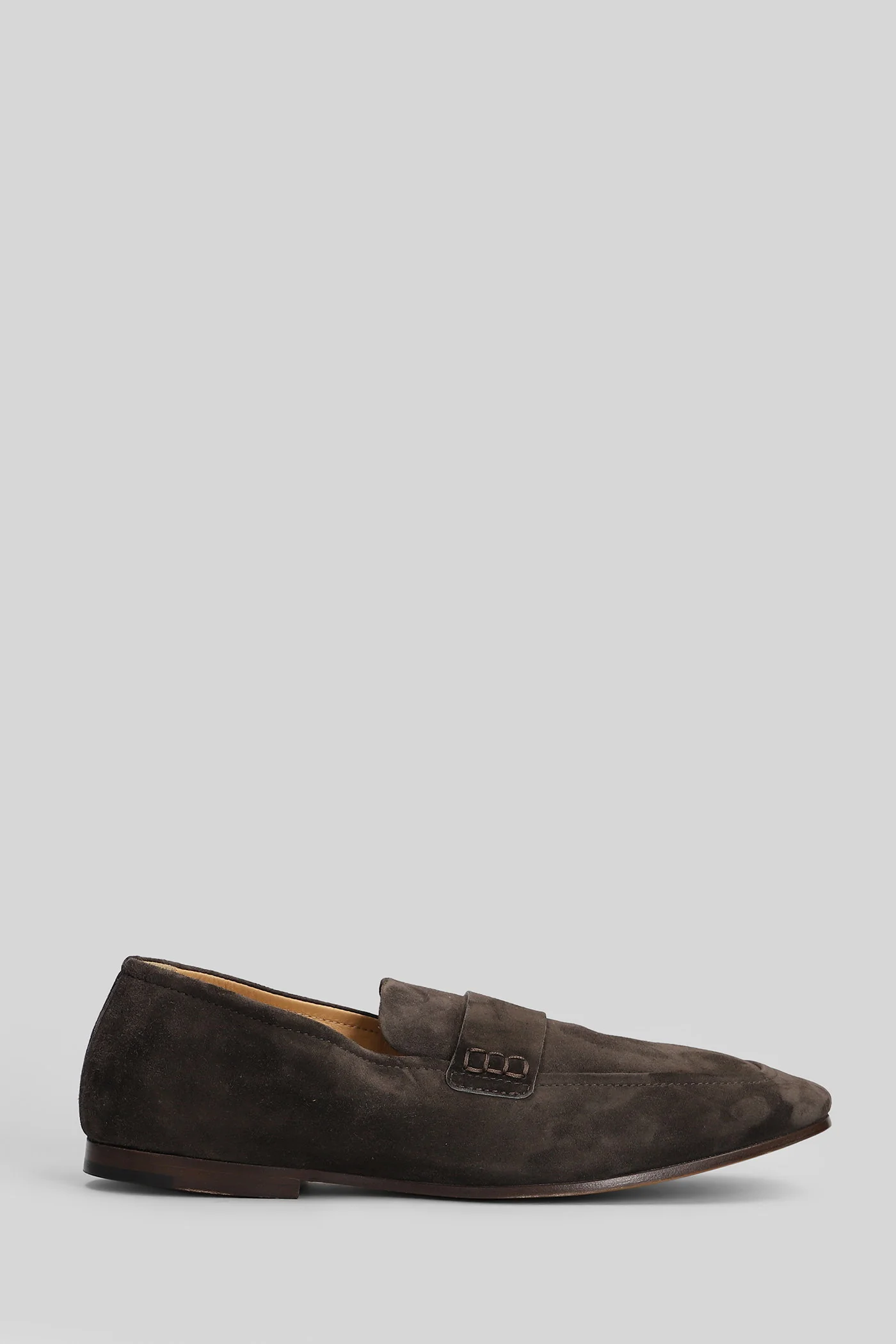 Loafers in brown suede